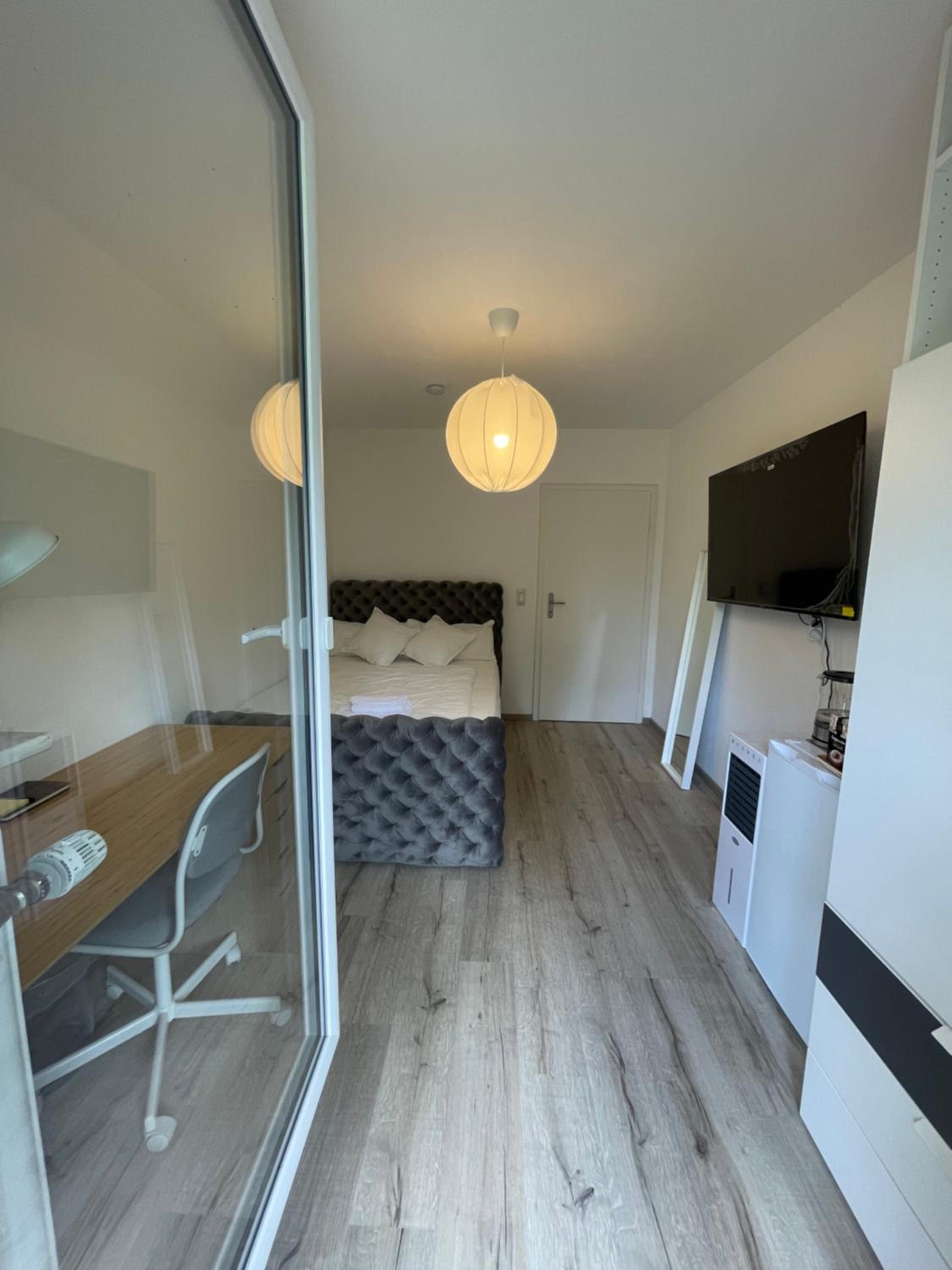 Single Room with Shared Bathroom photo 1