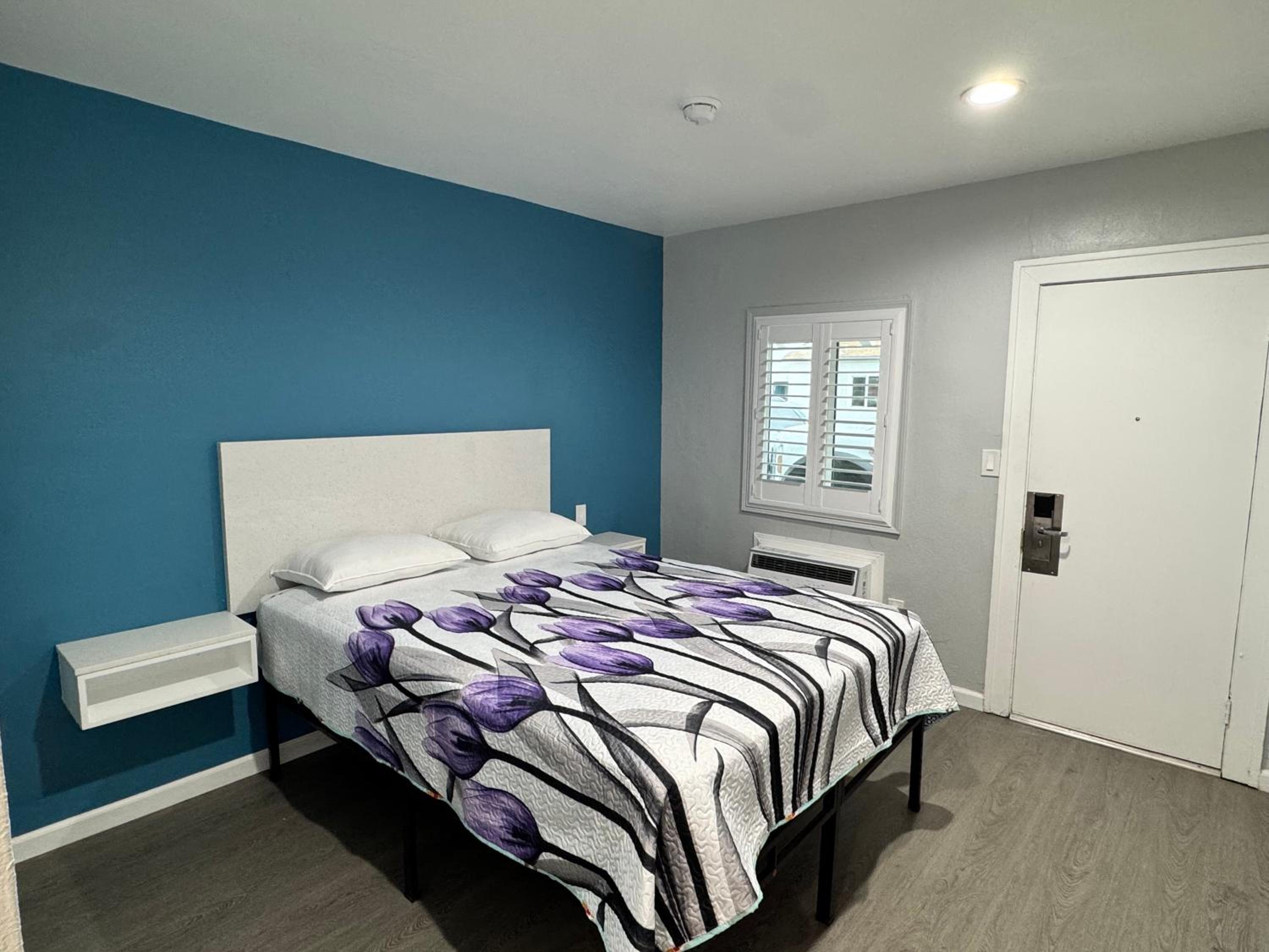 Queen Room photo 3