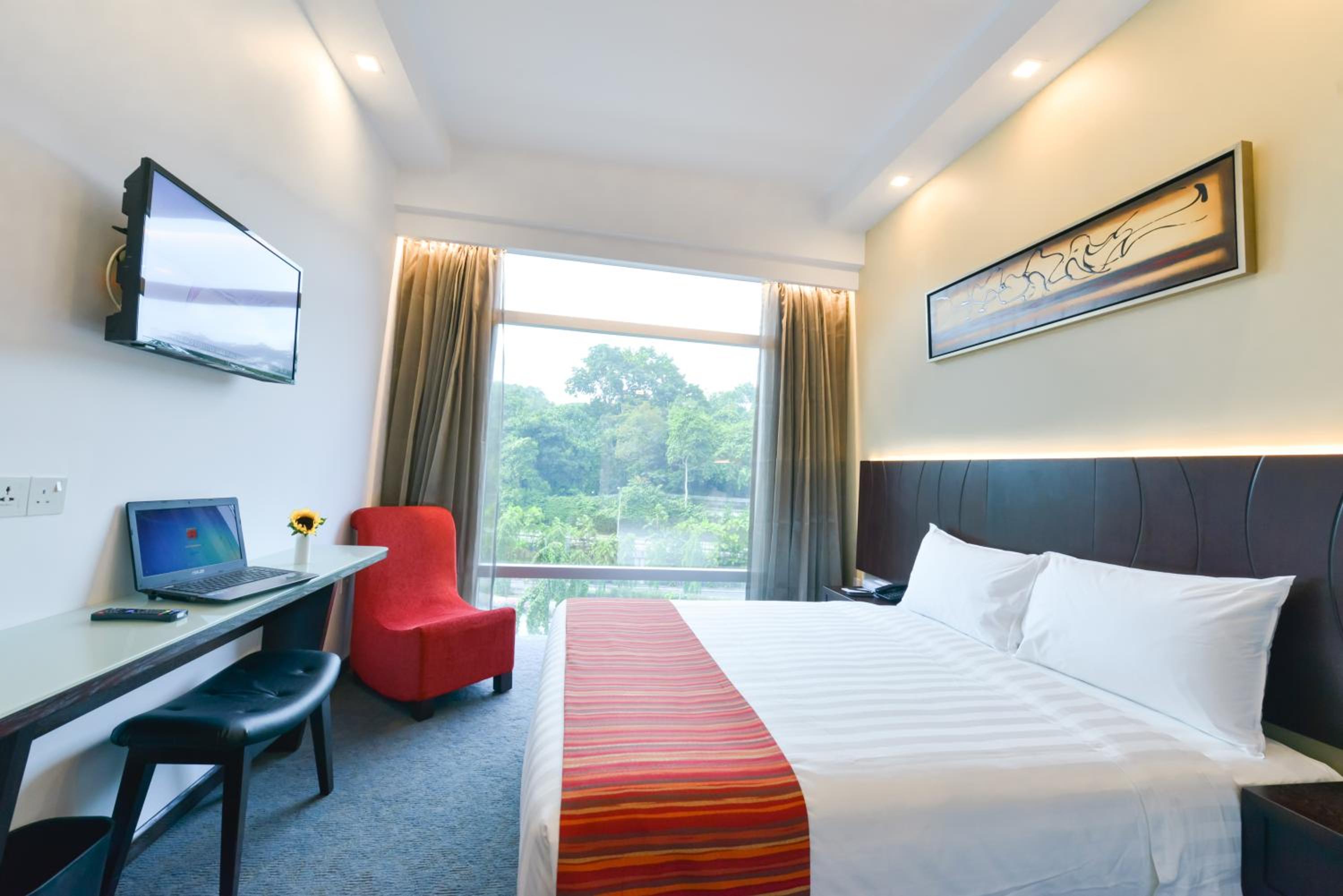 Premier Double or Twin Room photo 3