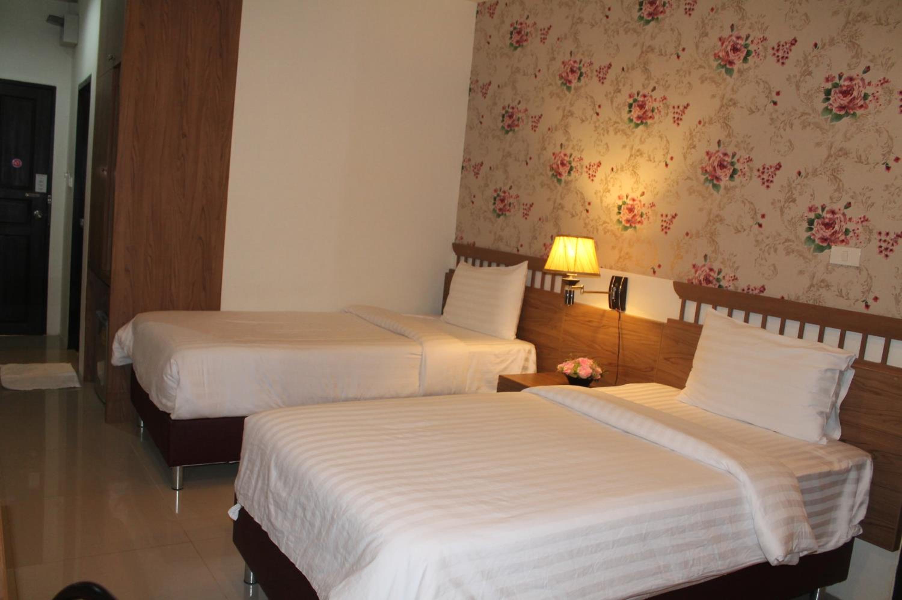 Deluxe Twin Room photo 2
