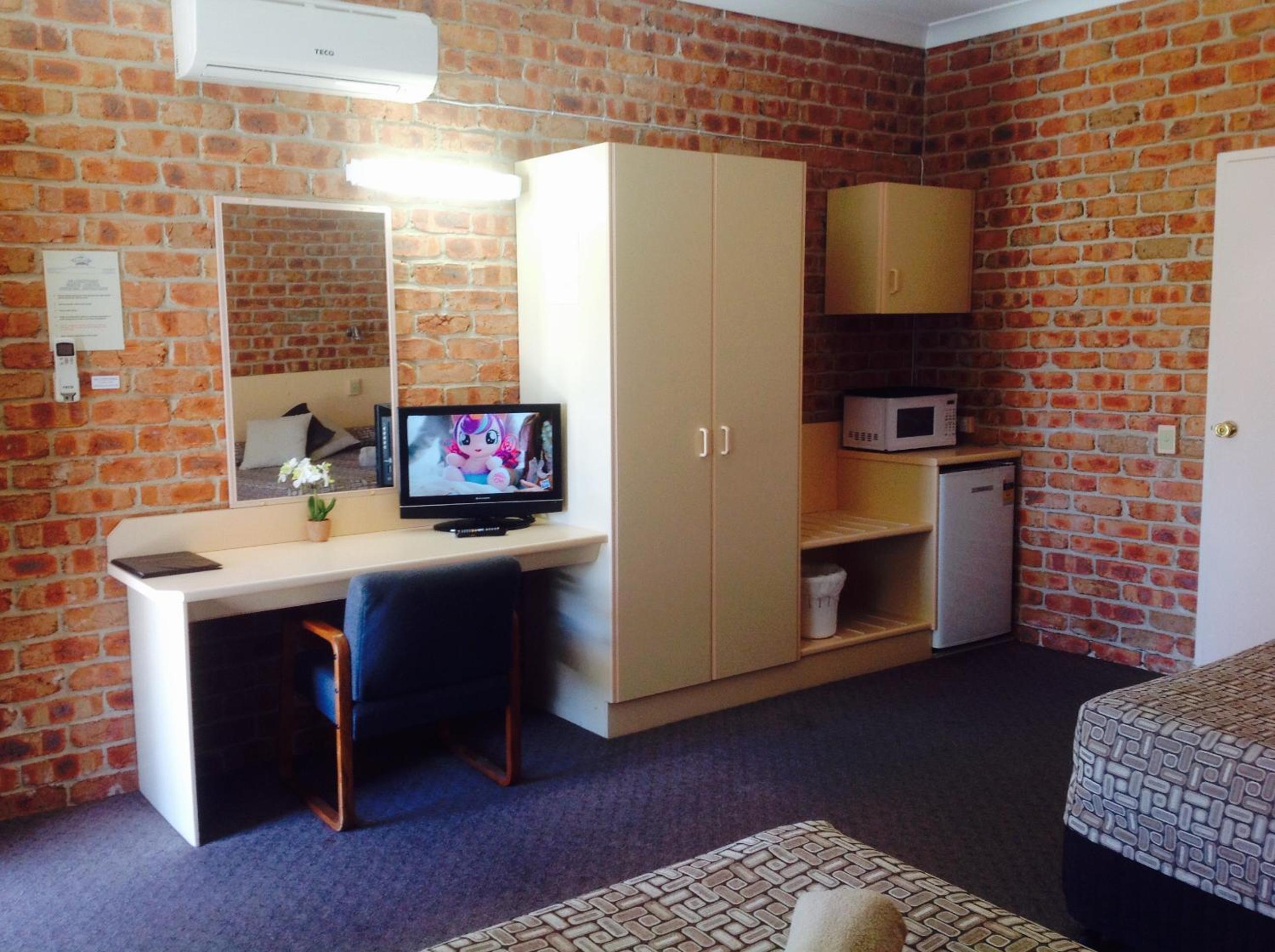 Twin Room - Disability Access photo 1