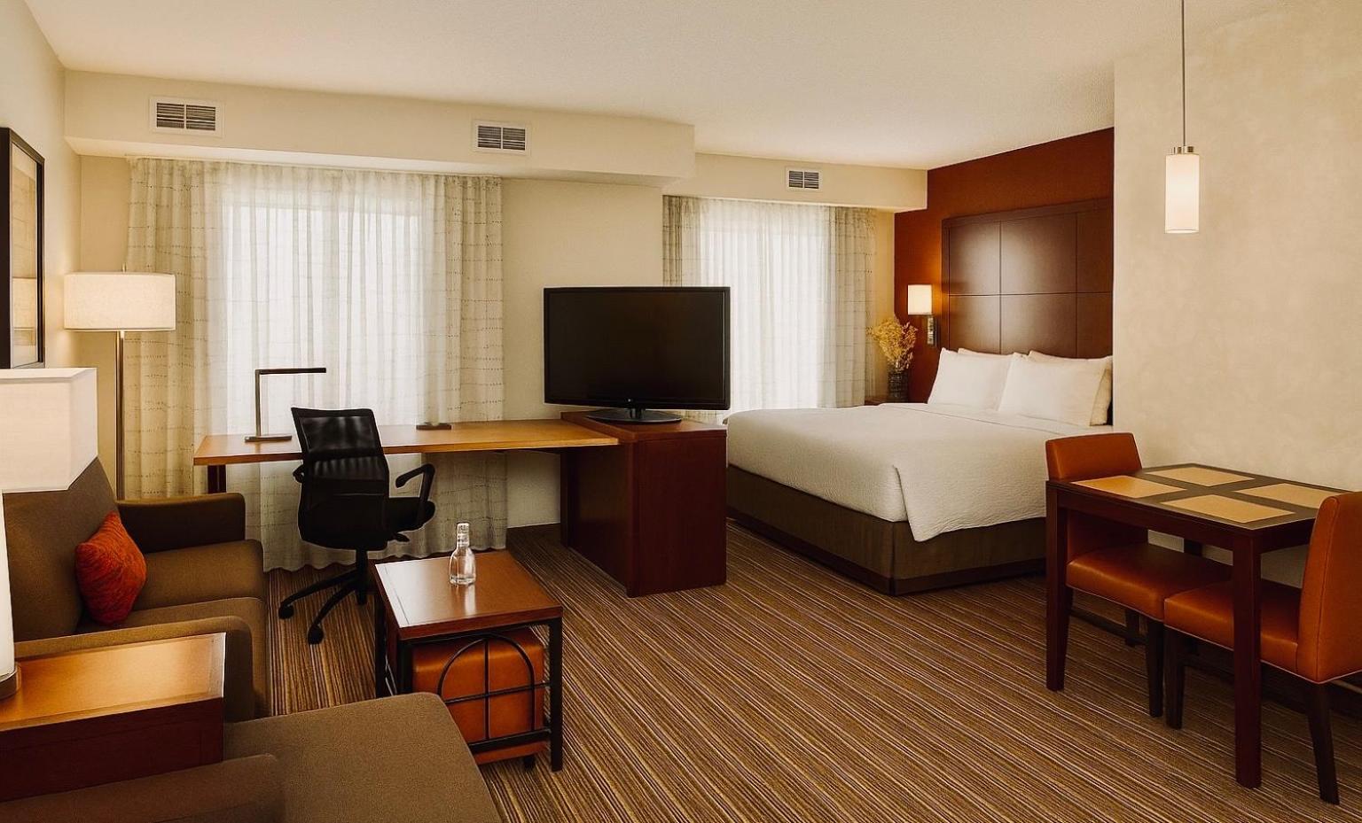 King Suite with Dishwasher and Sofa Bed - Non Smoking