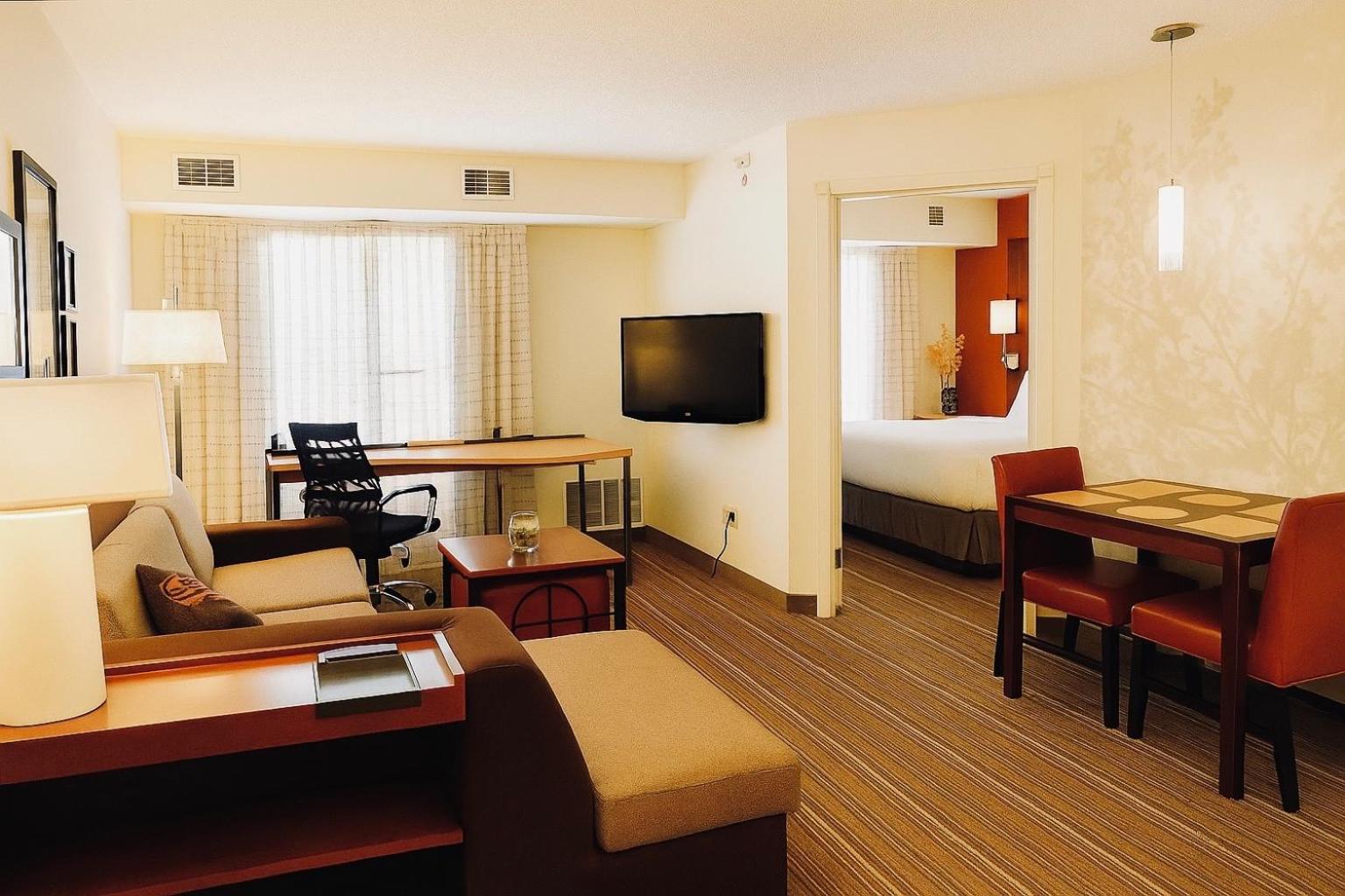King Suite with Living Room and Sofa Bed - Non-Smoking