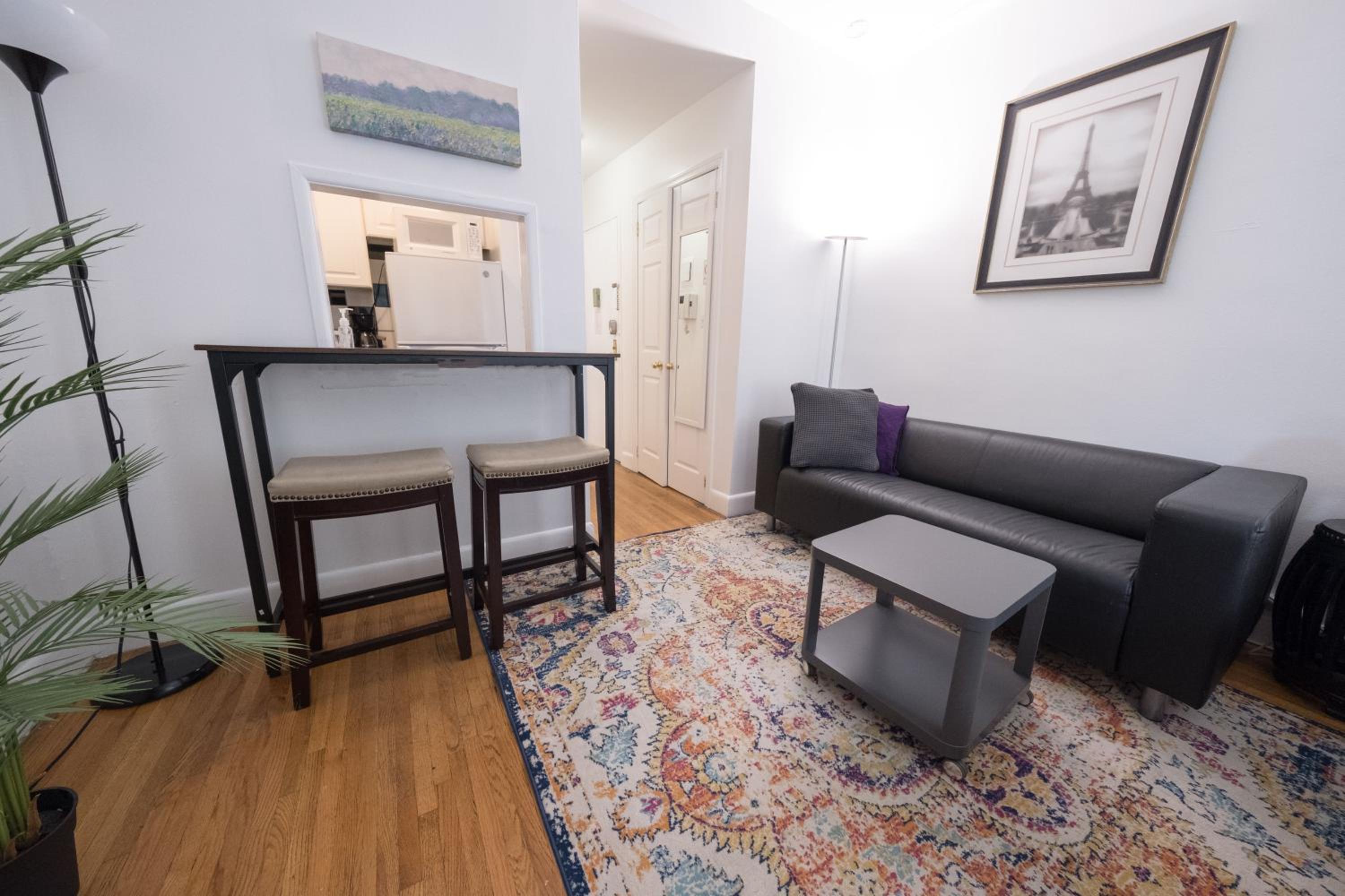 Studio Apartment photo 2