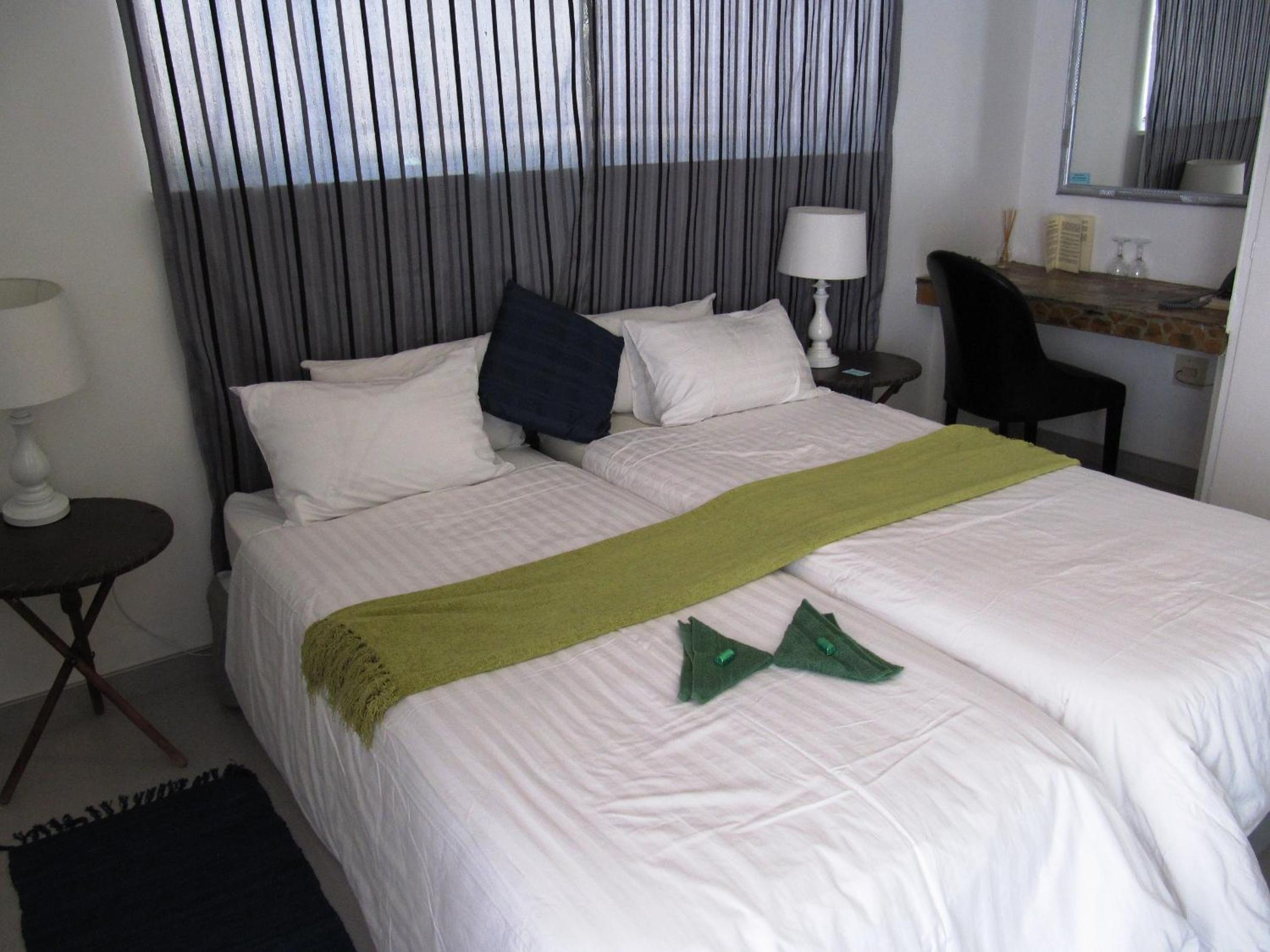 Twin Room - Photo 7