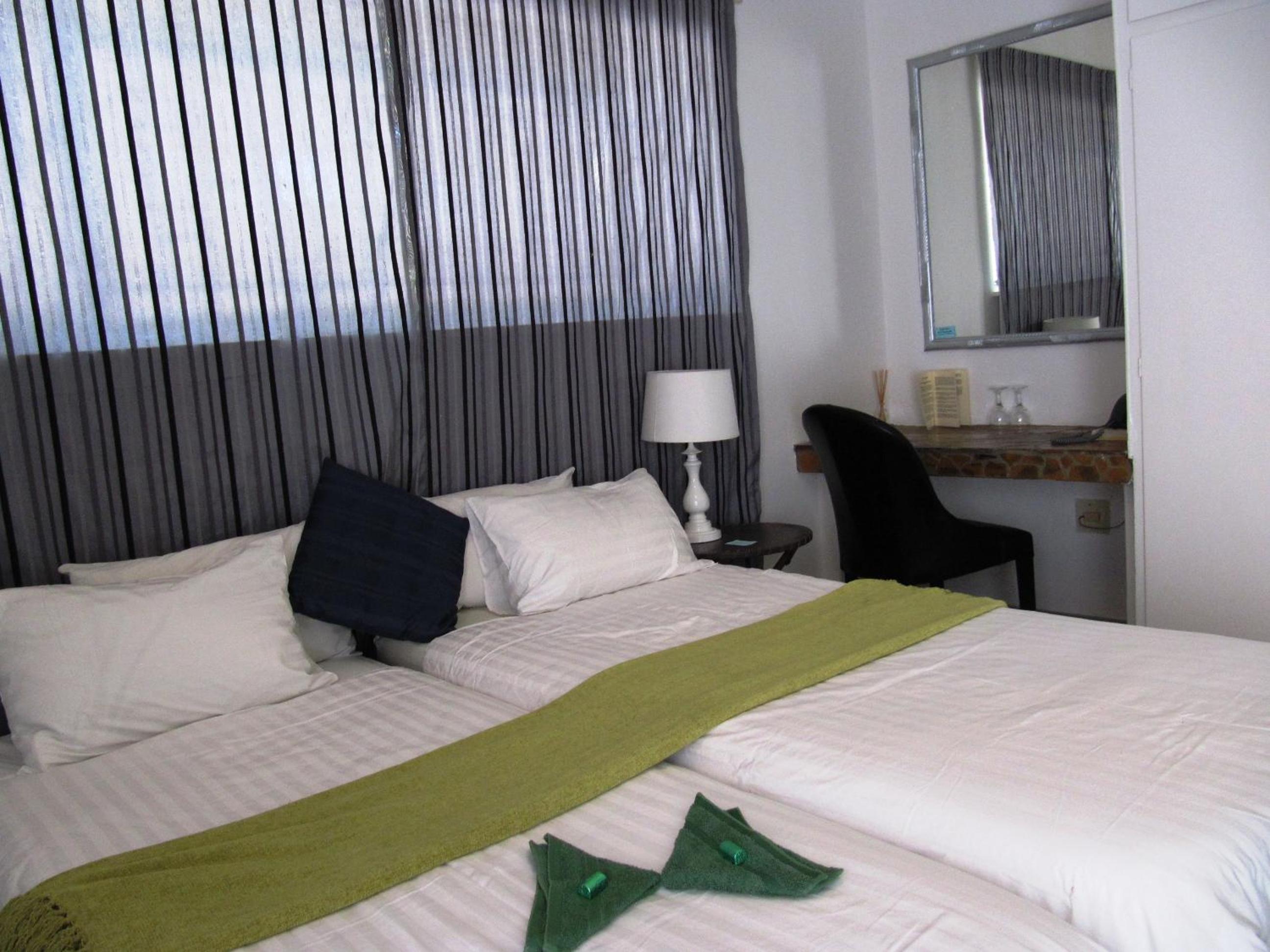Twin Room - Photo 2