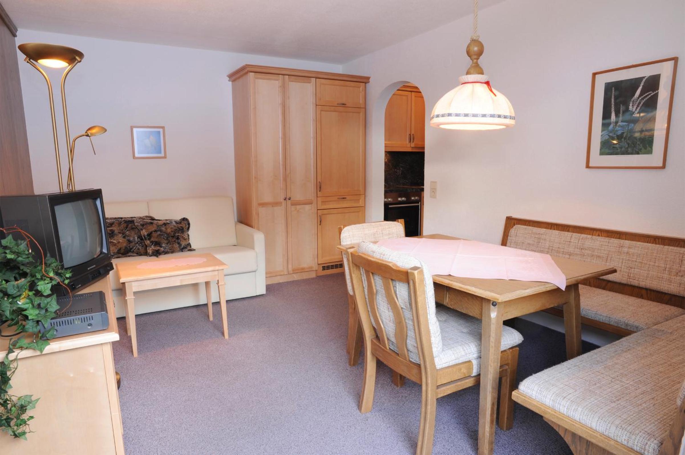 One-Bedroom Apartment with Balcony Top 3 photo 1