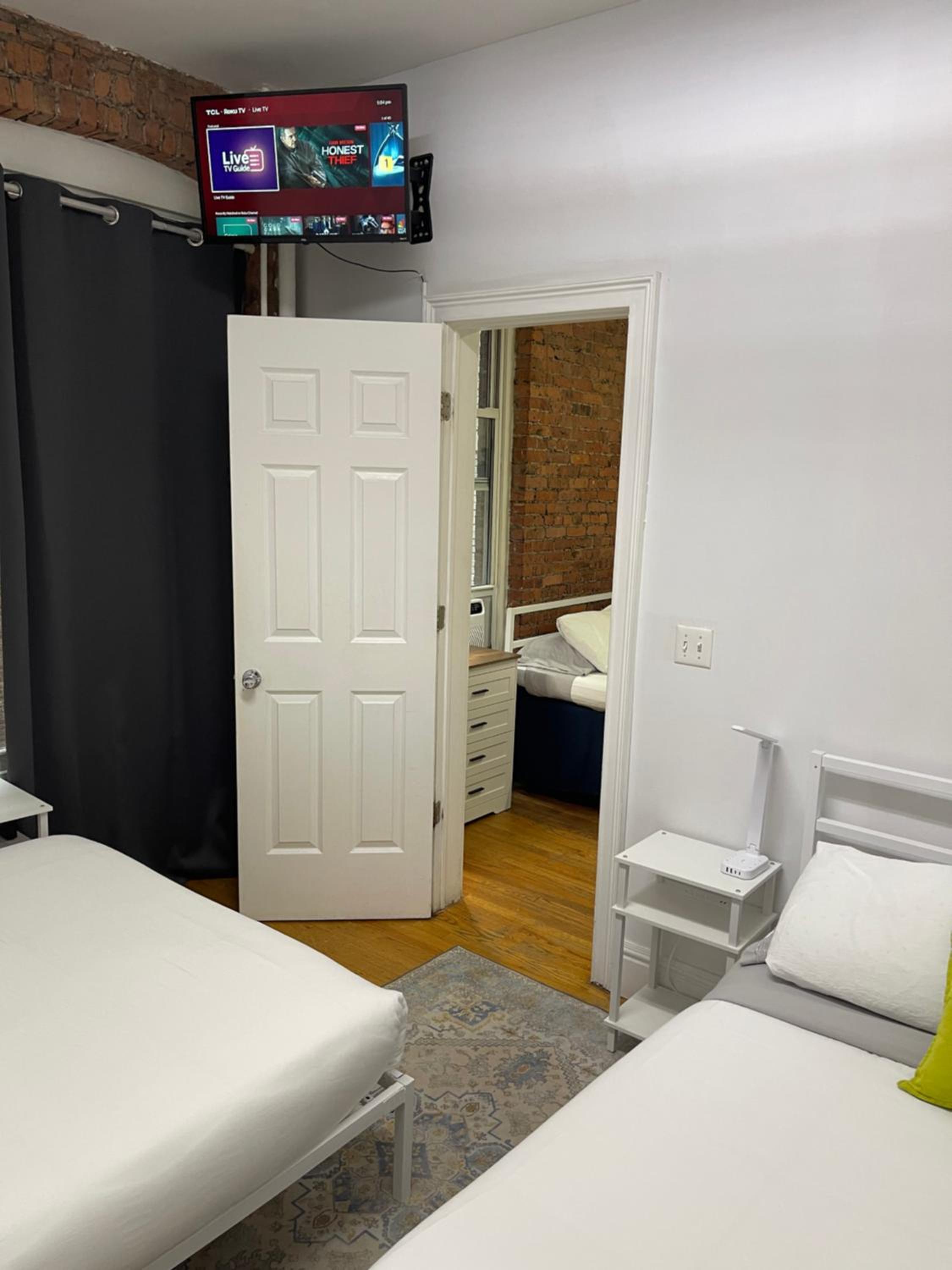 One-Bedroom Apartment - Non-Smoking photo 3