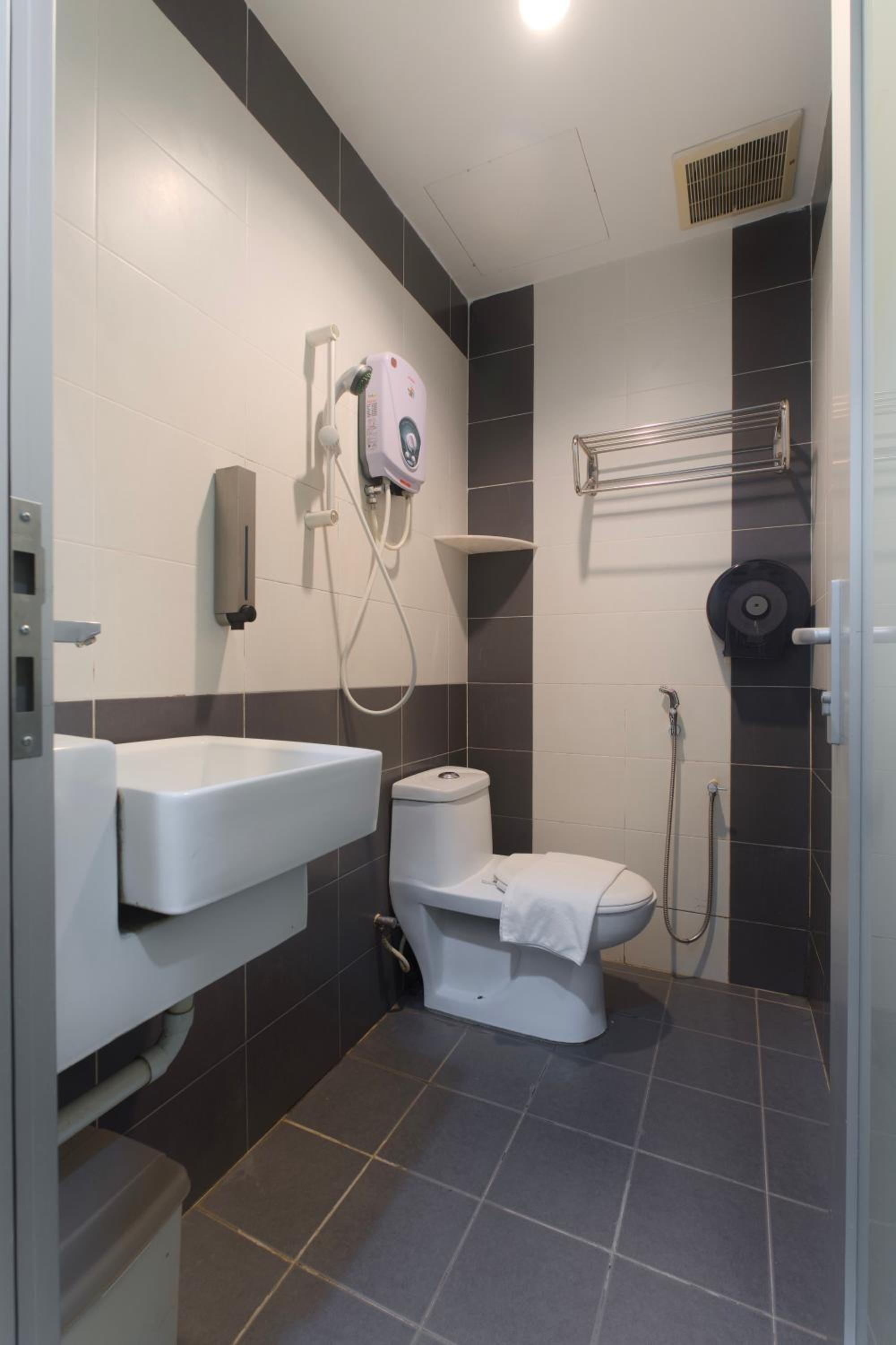 Standard Twin Room photo 2
