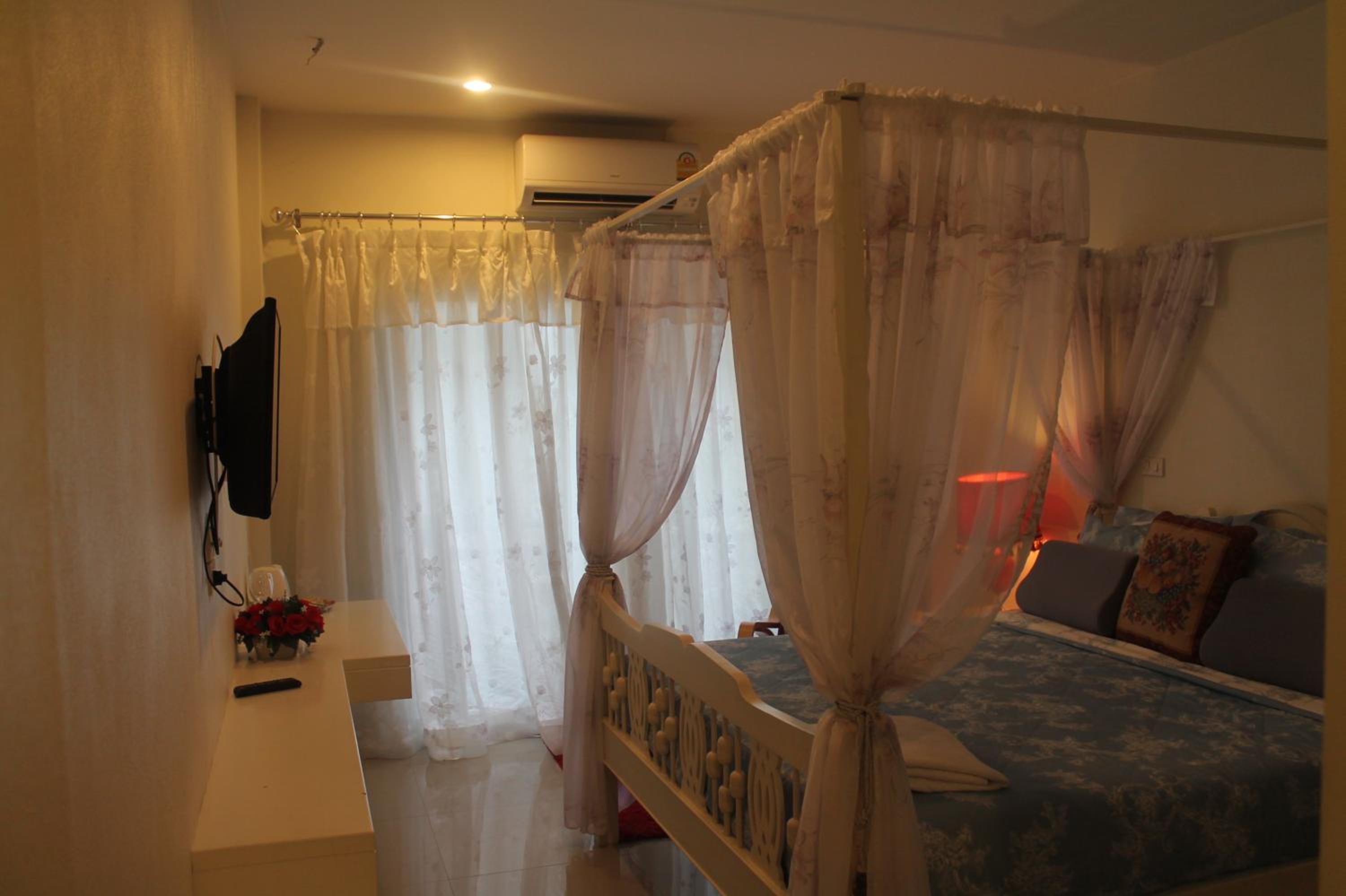 Deluxe Double Room with Balcony photo 2