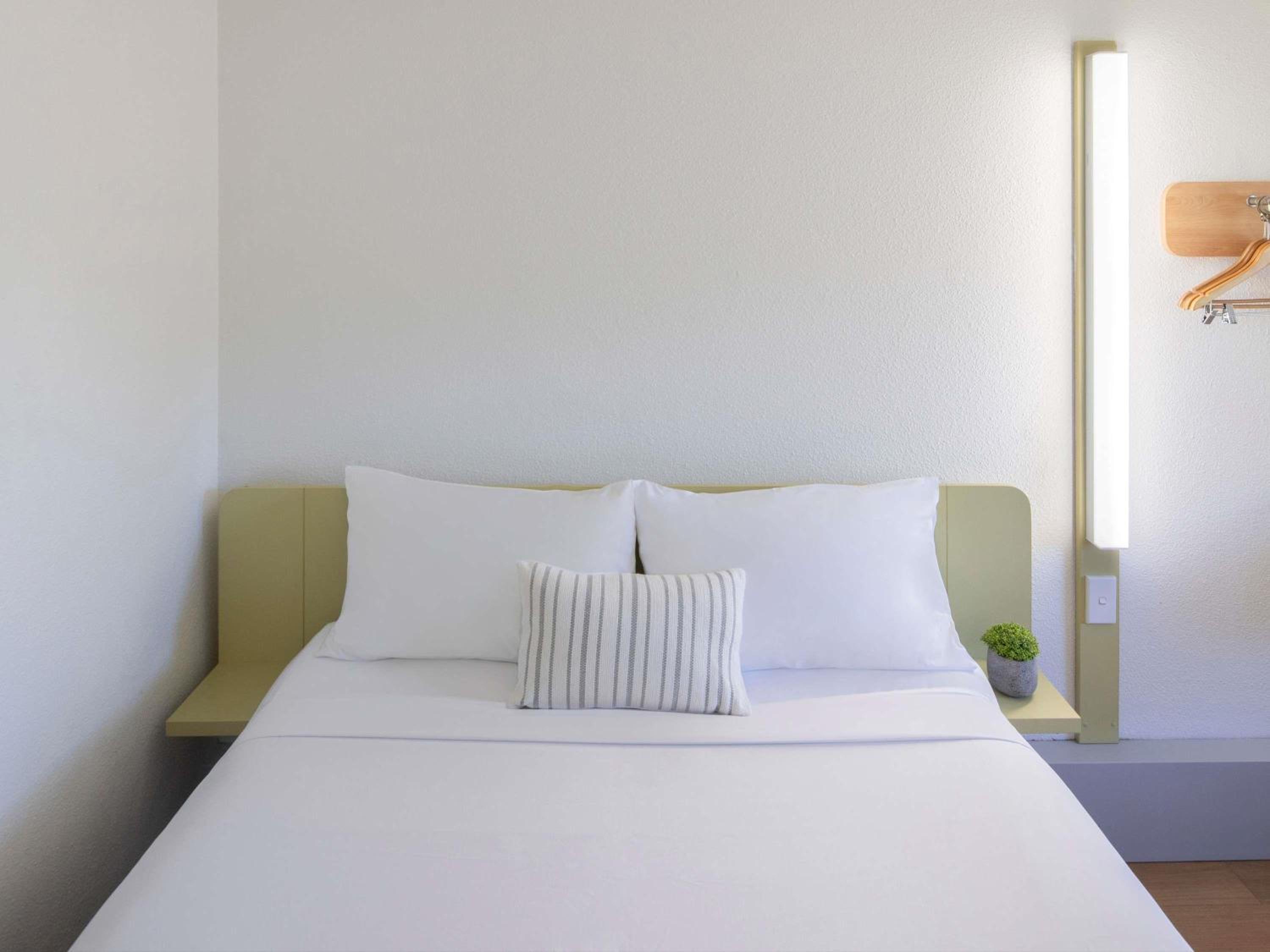 Standard King Room photo 1