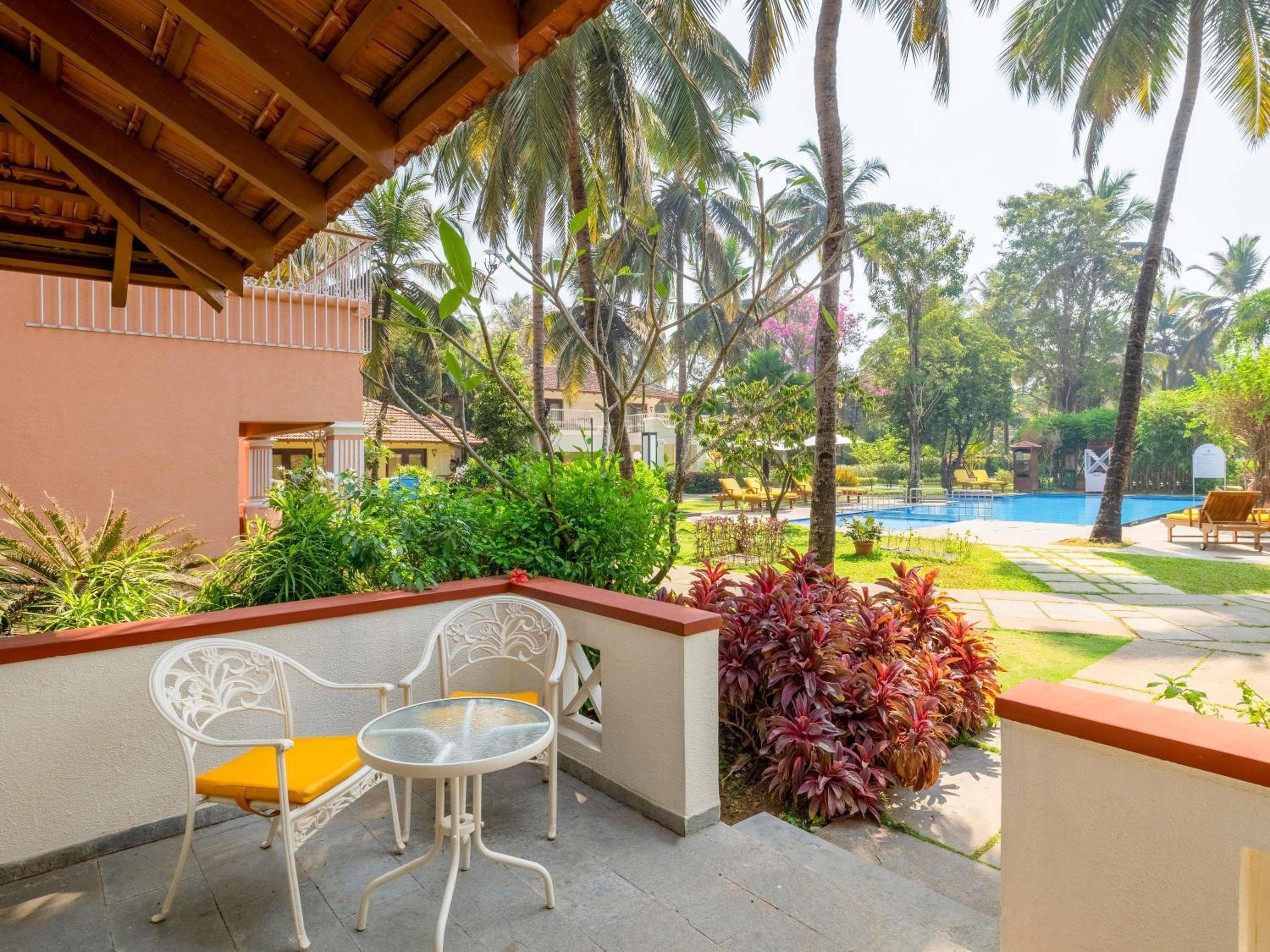 Boutique Villa Twin Room with Pool View - 4 pints of beer bucket per stay, 10% Discount on Food & Beverages, Laundry and SPA