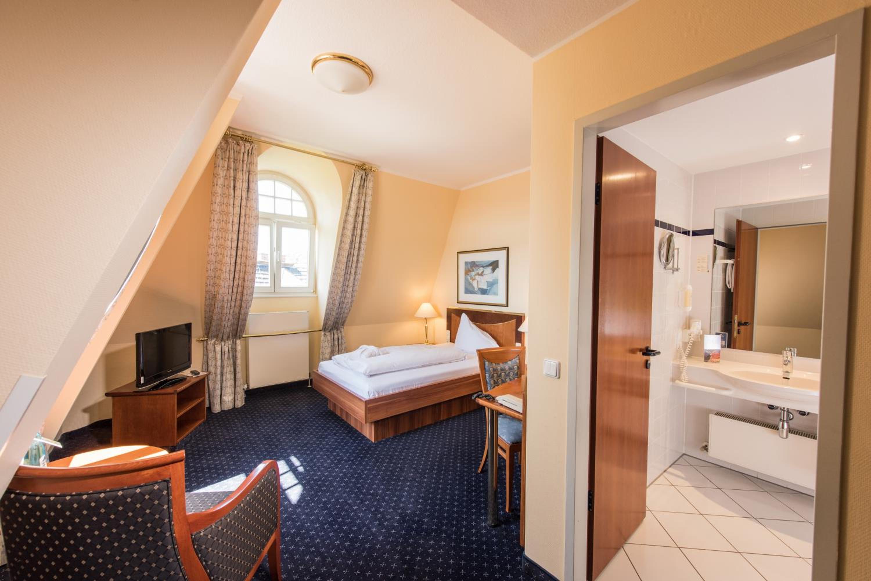 Single Room photo 3