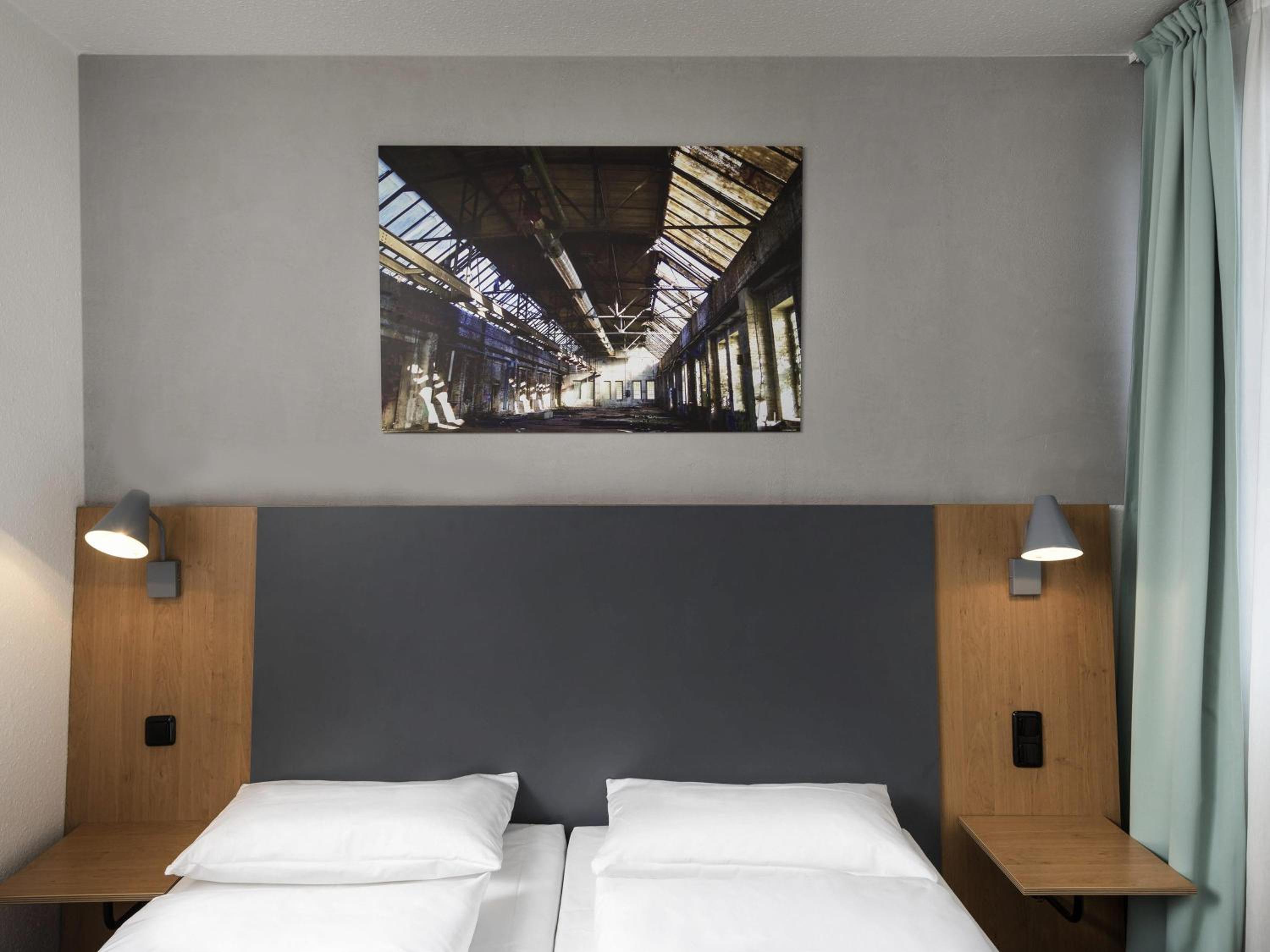 Superior Single Room - Courtyard Side photo 3