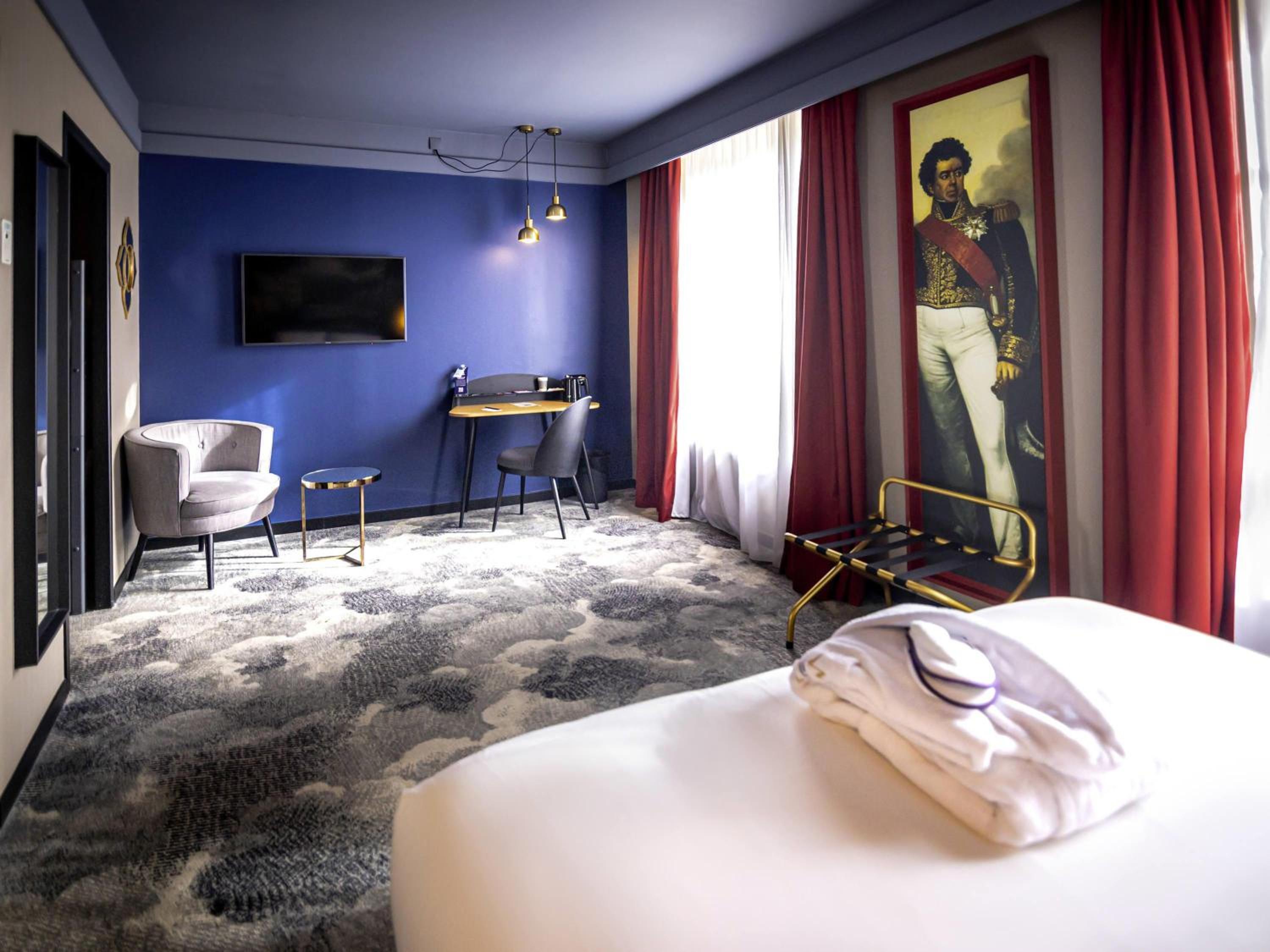 Superior Queen Room with Single Bed photo 2
