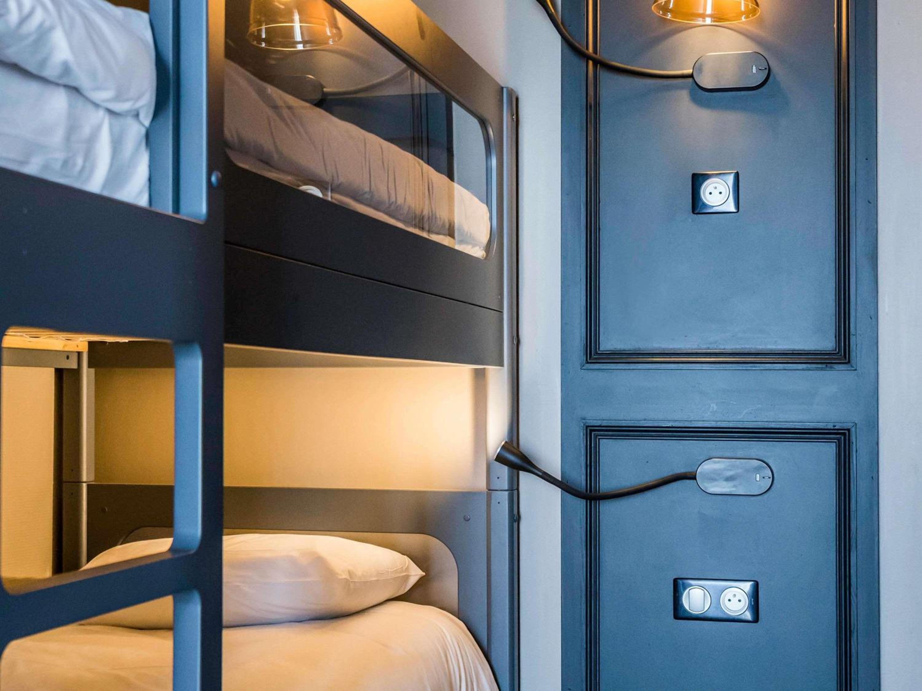 Superior Queen Room with Single Bed photo 3