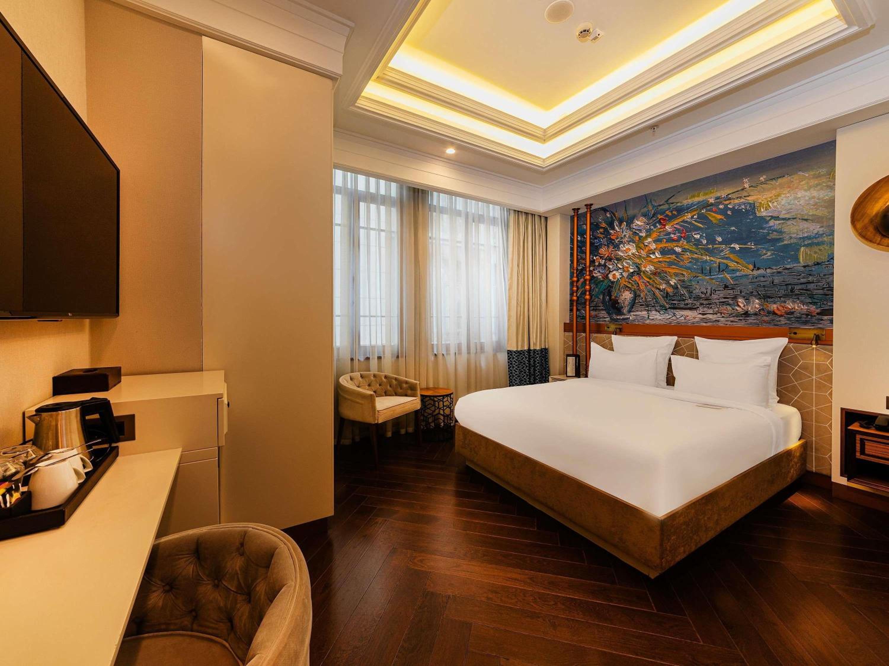 Deluxe King Room