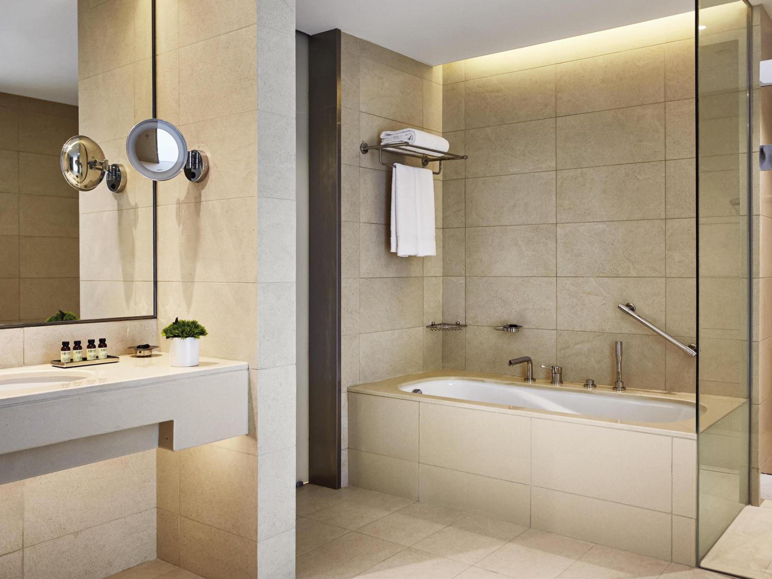 Two-Bedroom King Exclusive Suite with Lounge Access