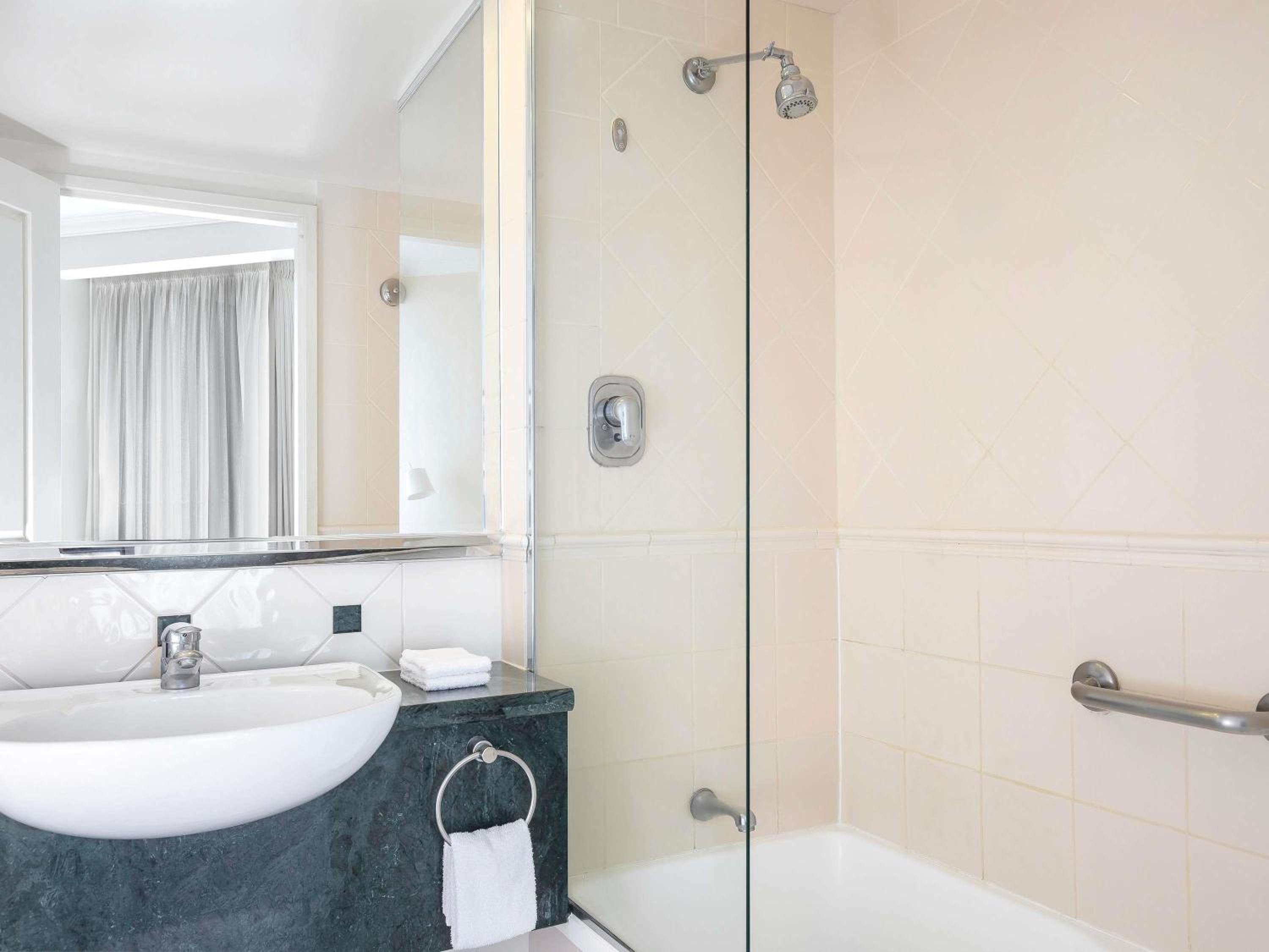 Hotel Twin Room