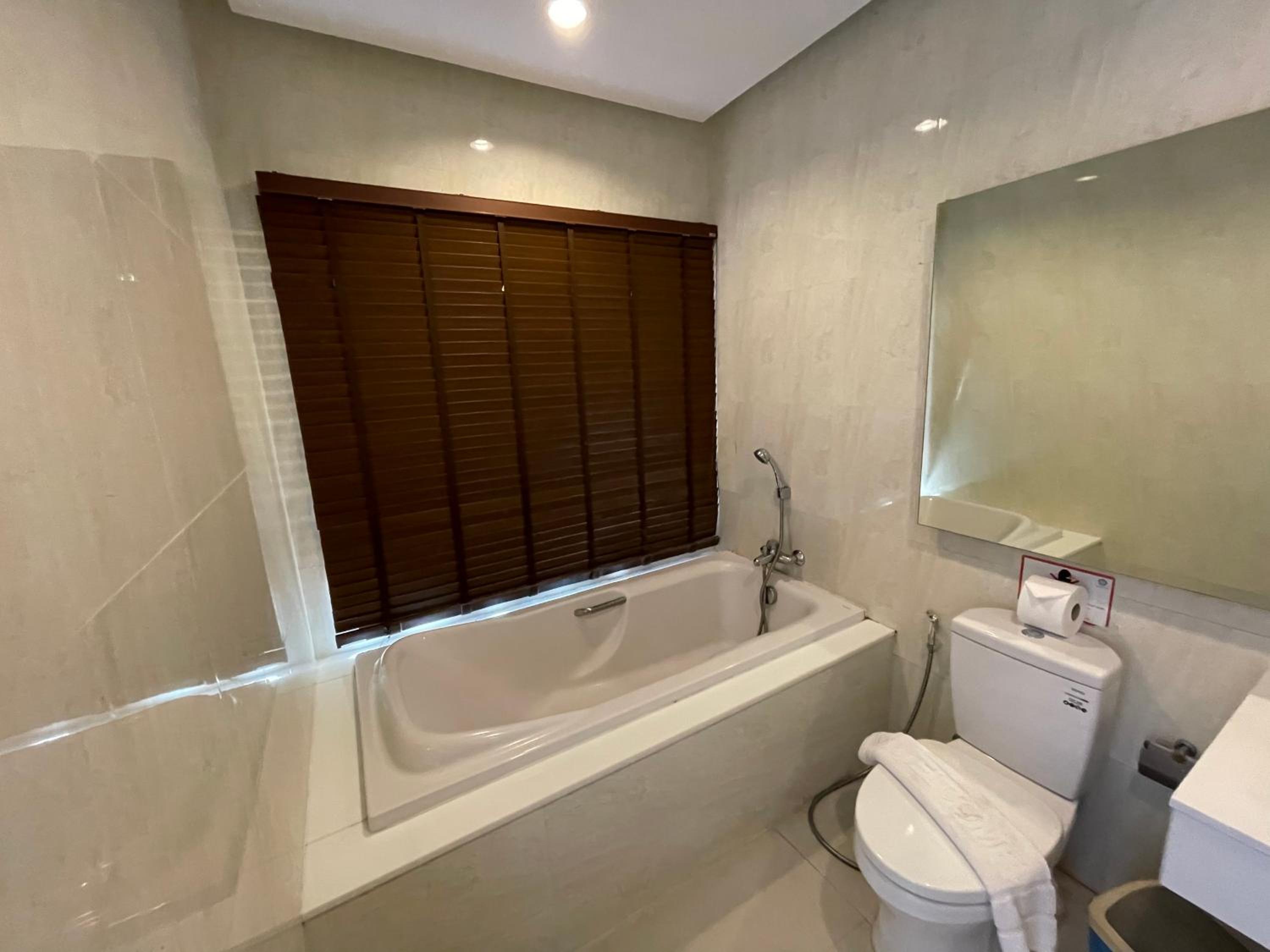 Three-Bedroom Villa photo 2