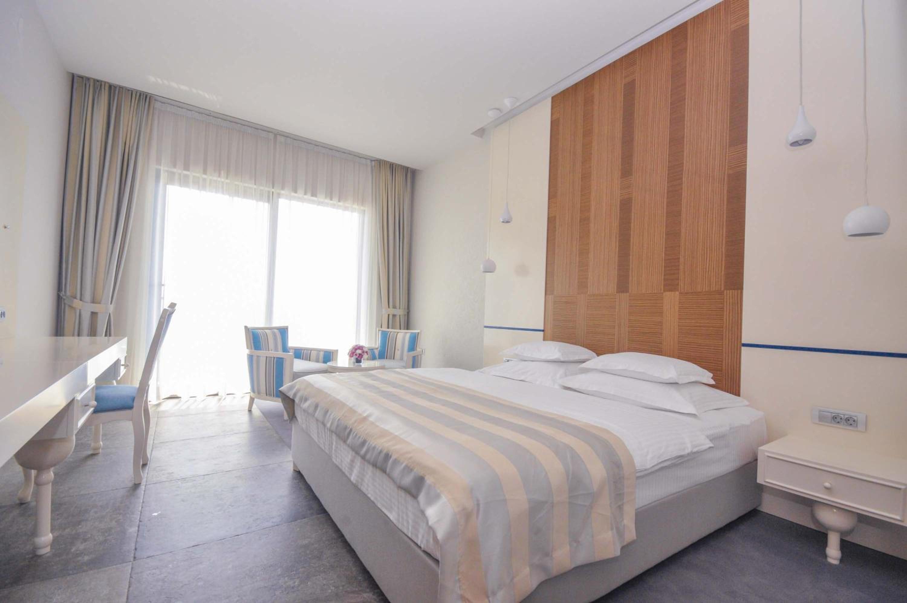 Double or Twin Room with Balcony photo 2
