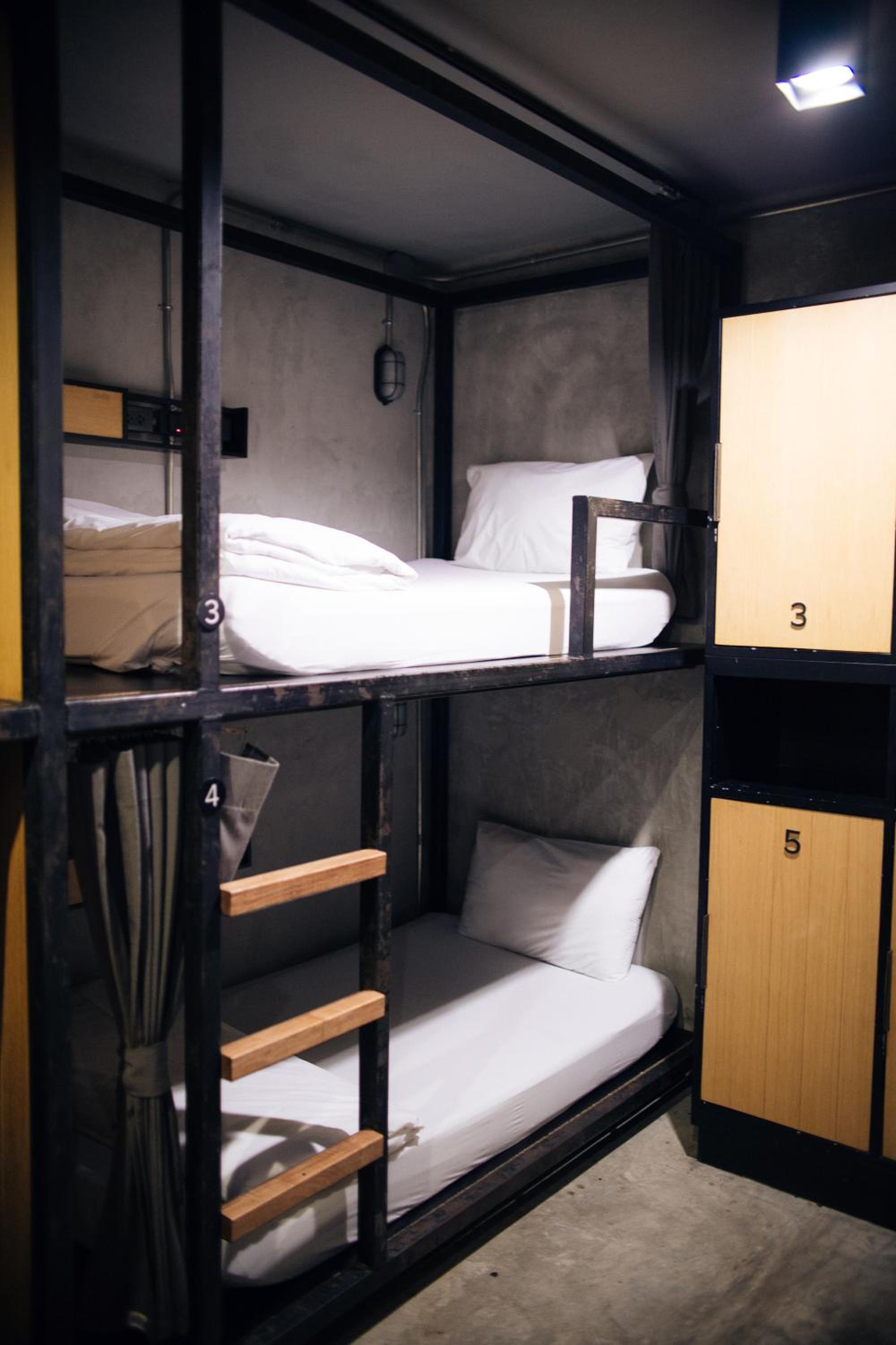 Bunk Bed in 6-Bed Mixed Dormitory Room photo 2