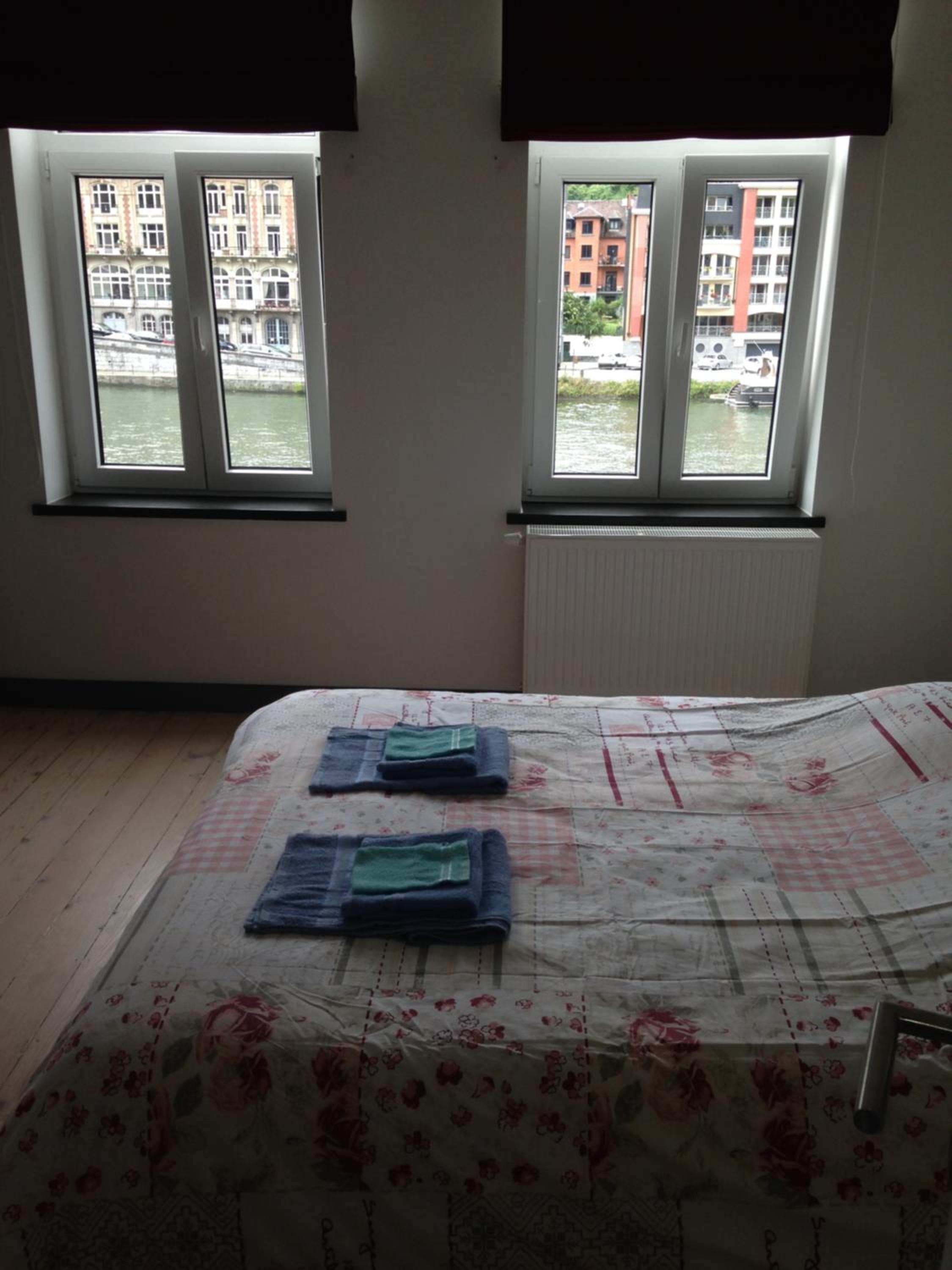 Five-Bedroom House photo 3