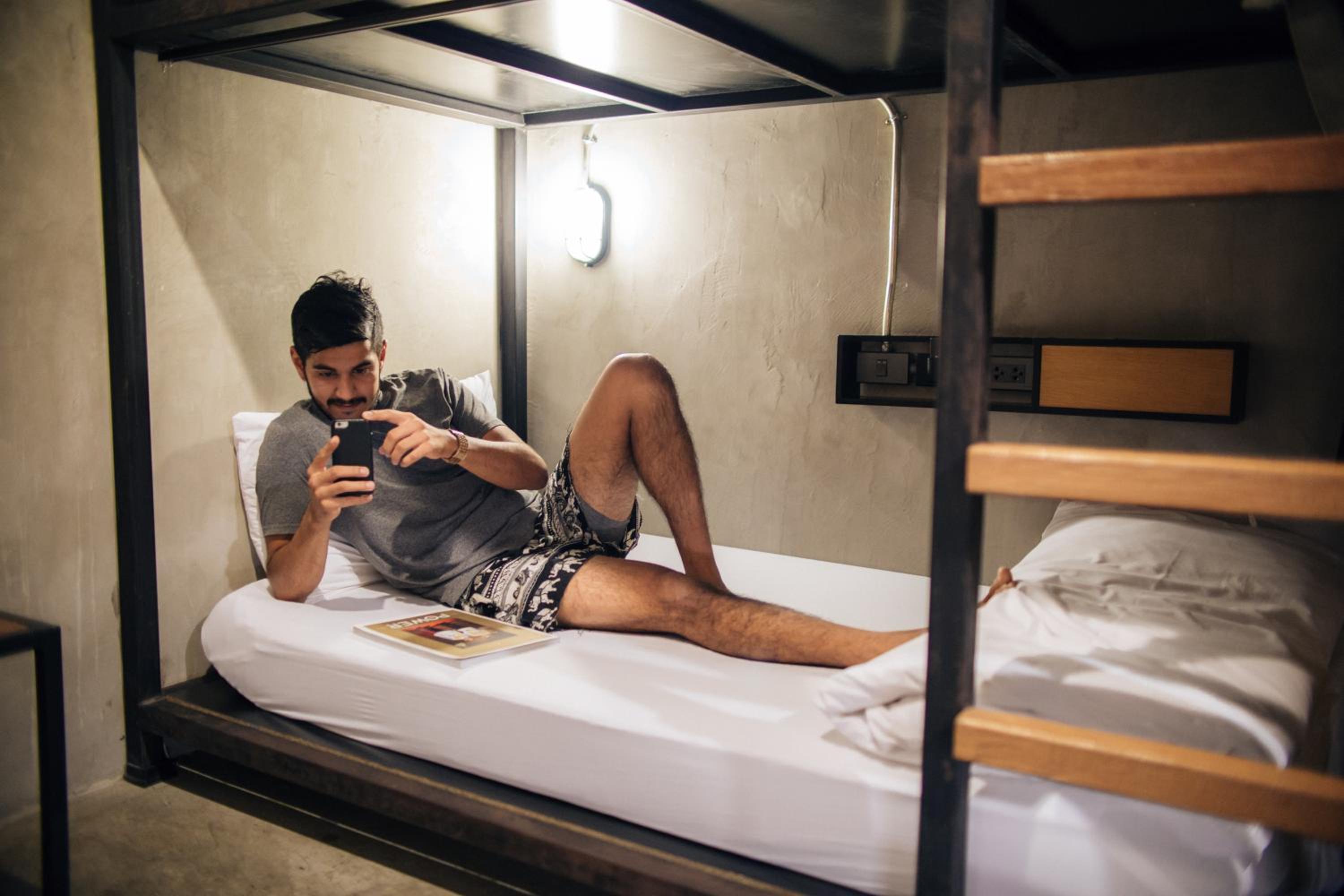 Bunk Bed in 6-Bed Mixed Dormitory Room photo 3