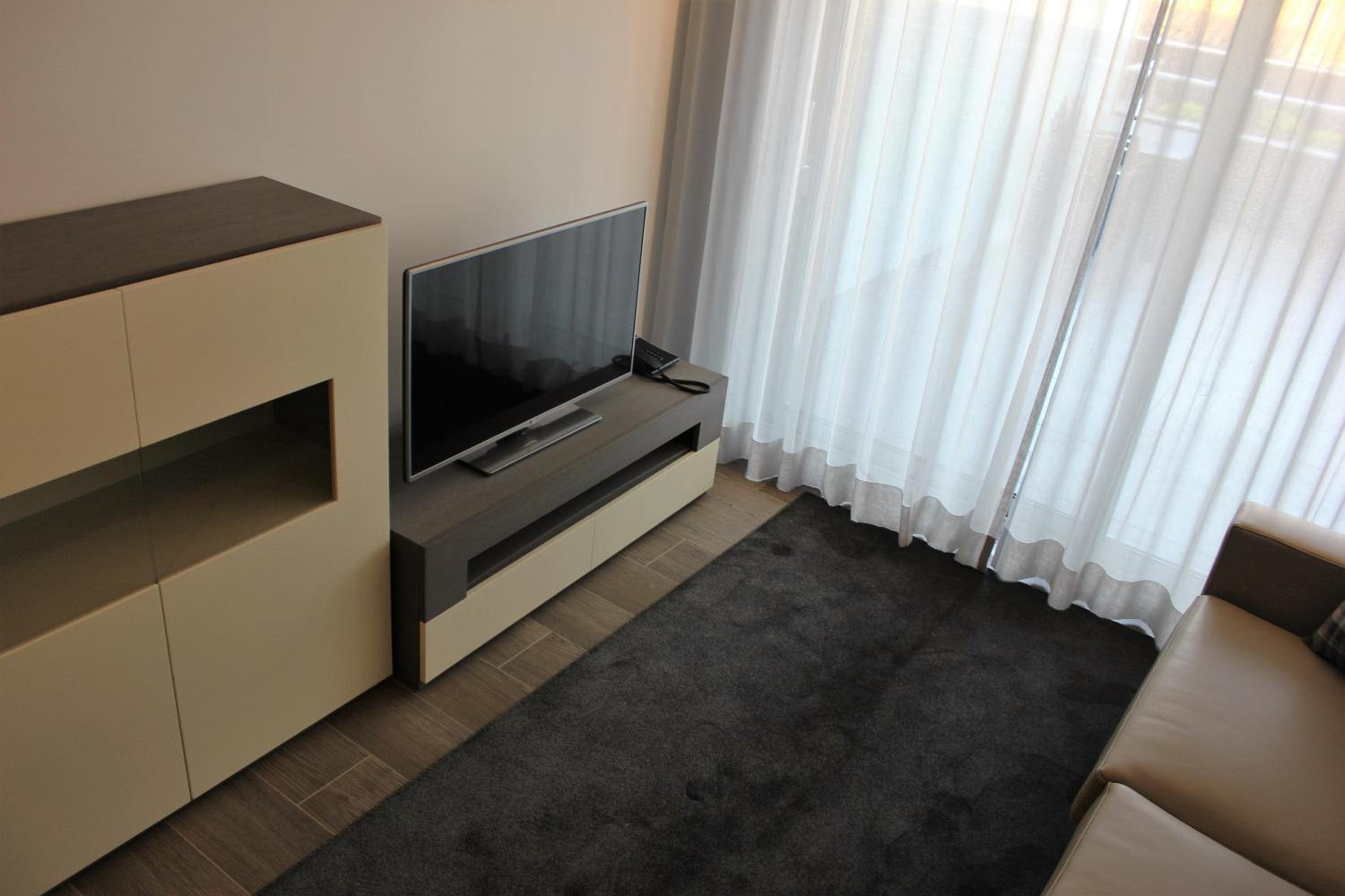 One-Bedroom Apartment - Photo 8