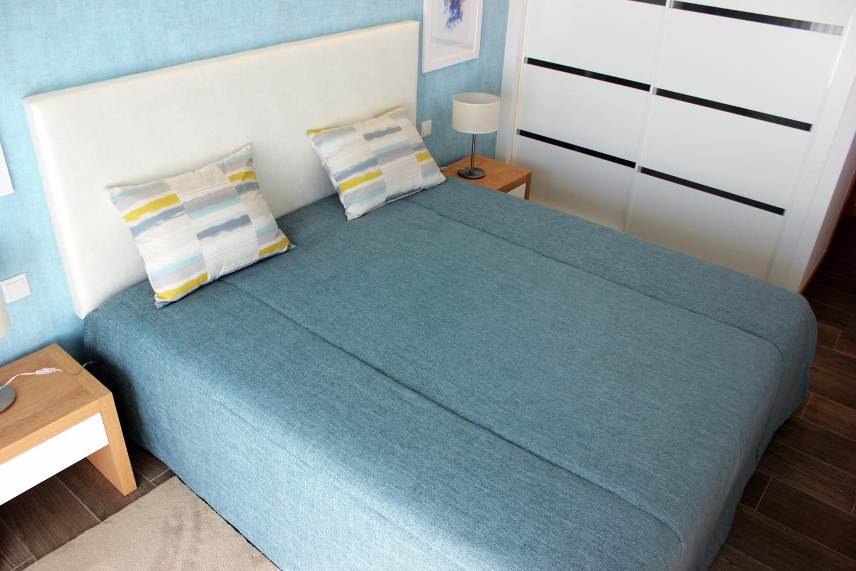 One-Bedroom Apartment - Photo 2