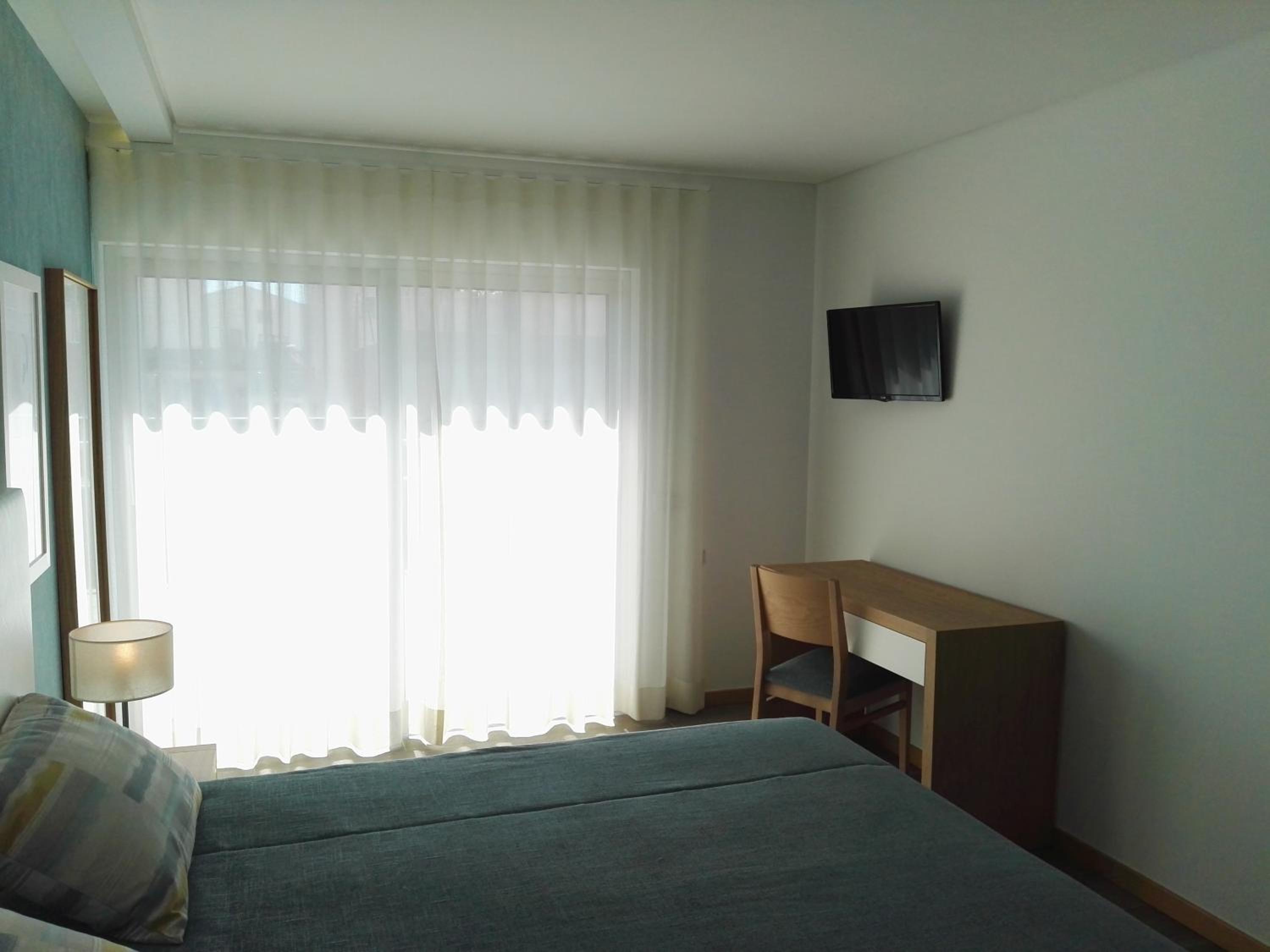 Three-Bedroom Apartment - Photo 20