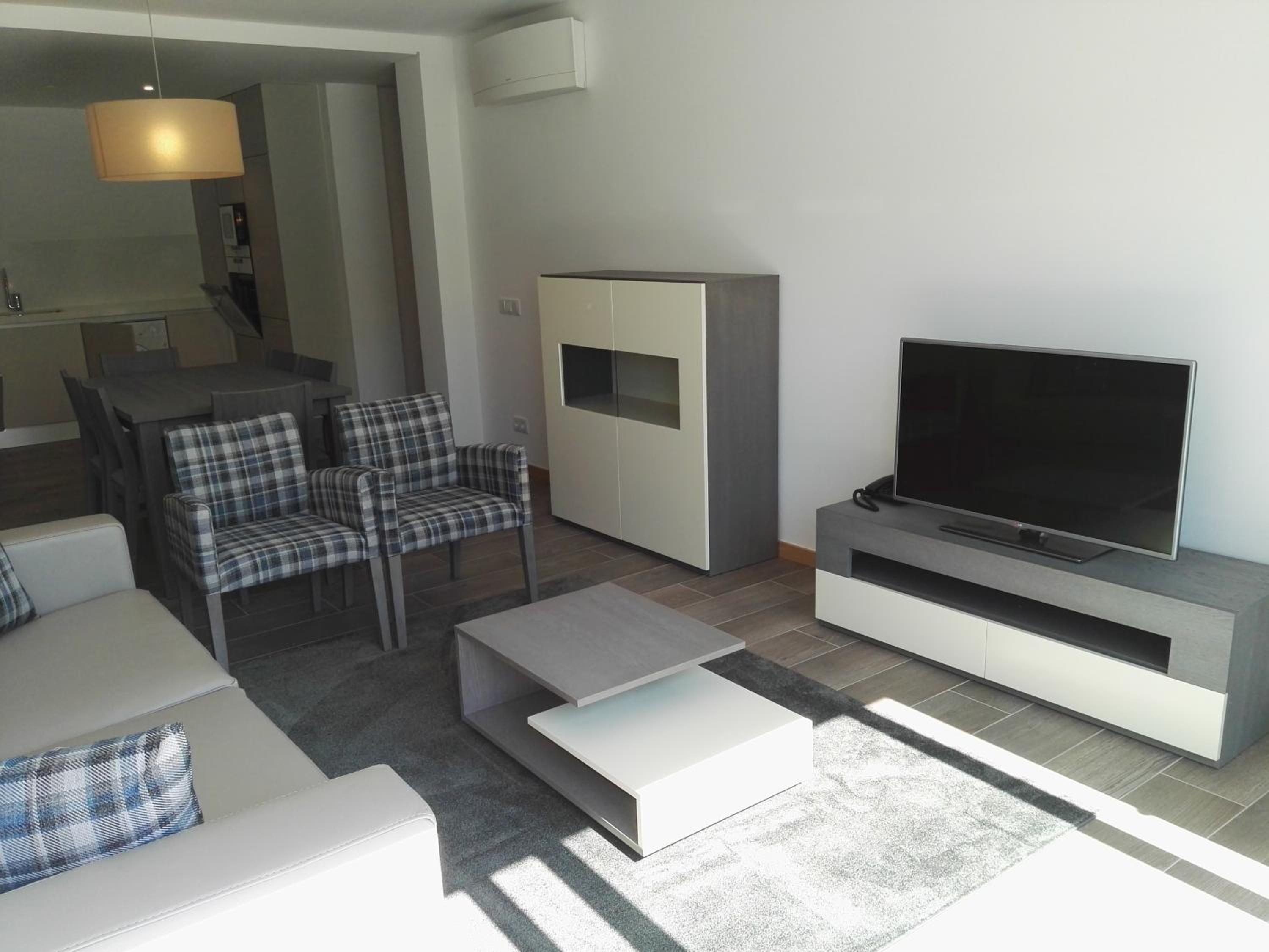 Three-Bedroom Apartment - Photo 21