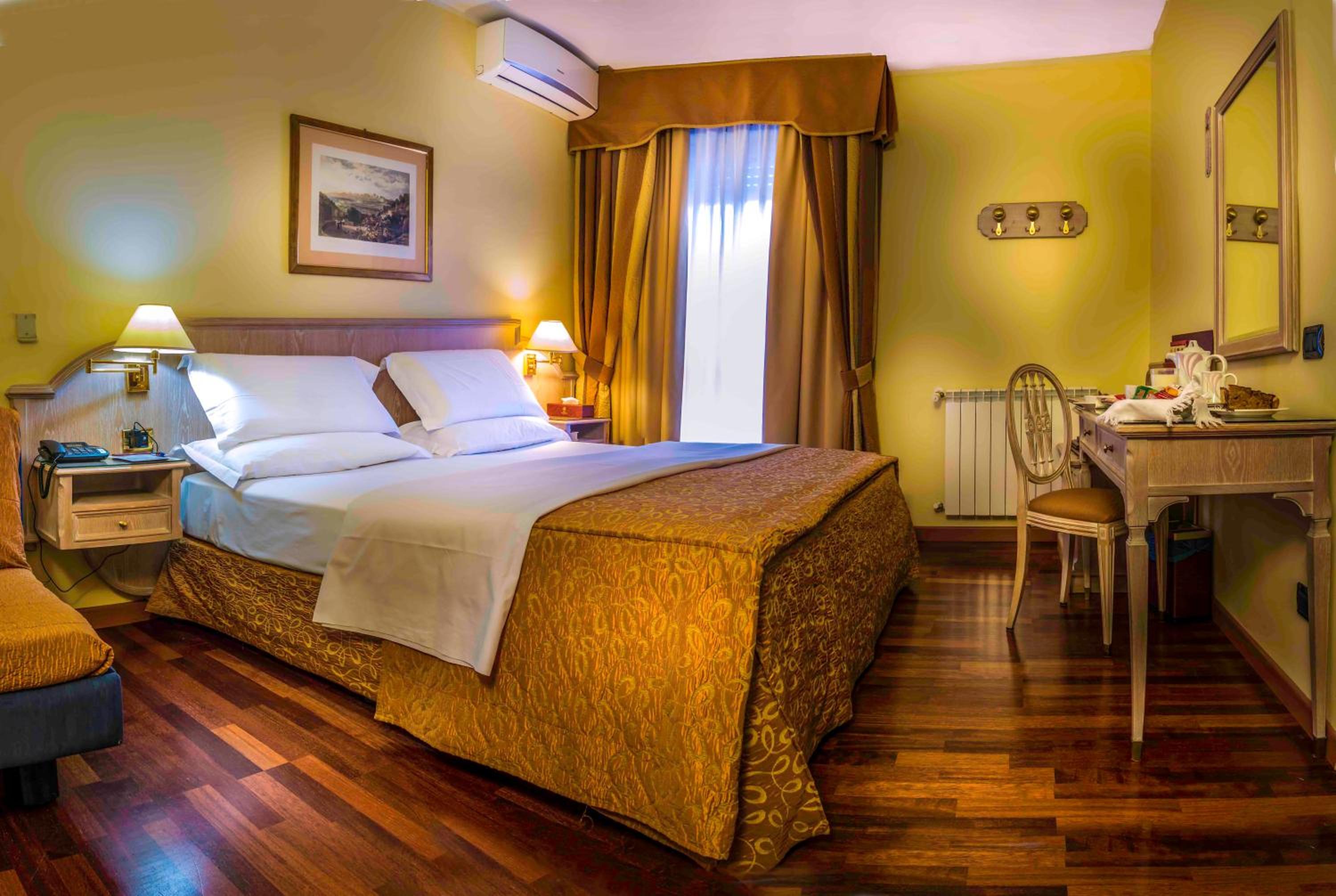 Classic Double Room - Photo 5