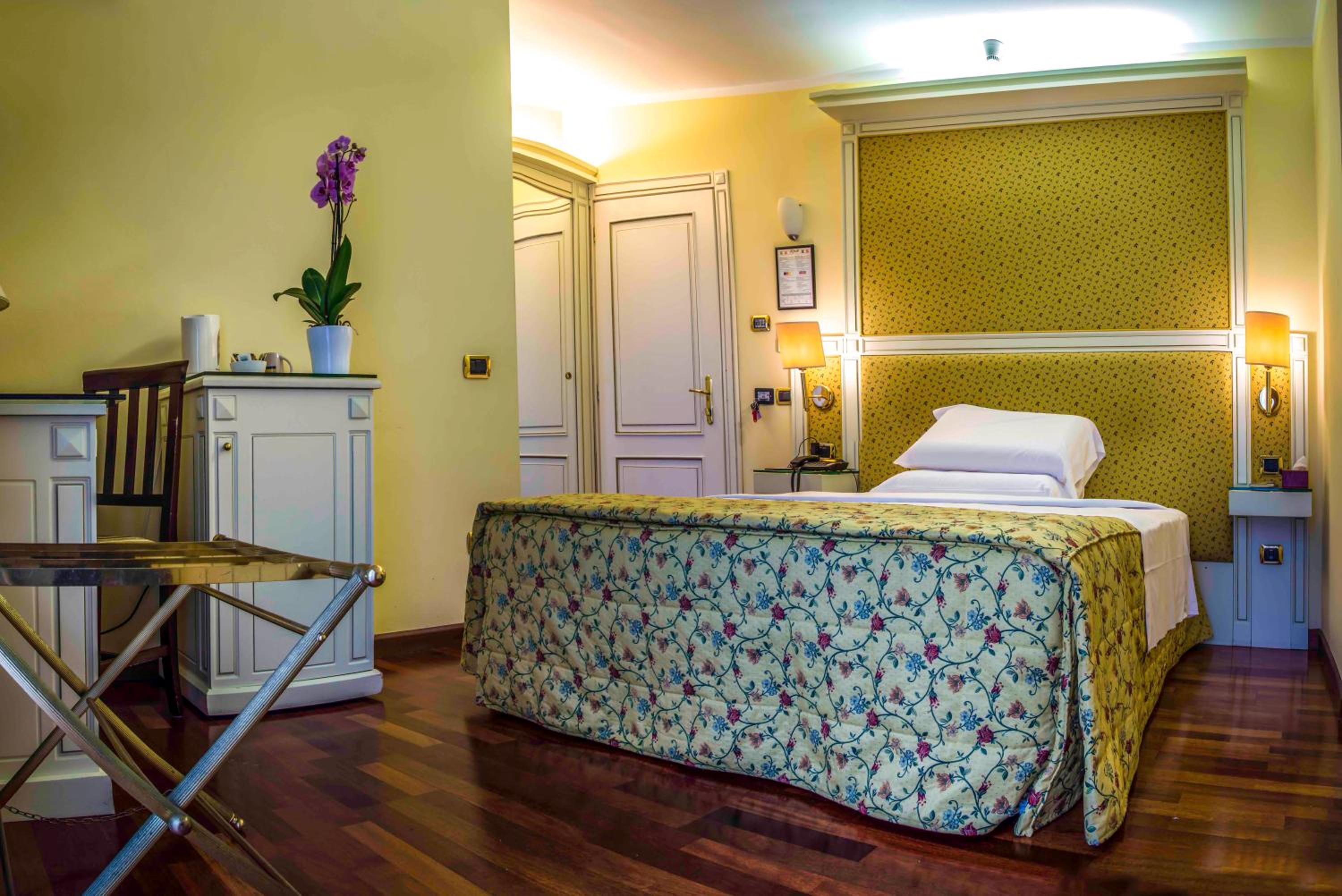 Classic Double Room - Photo 6