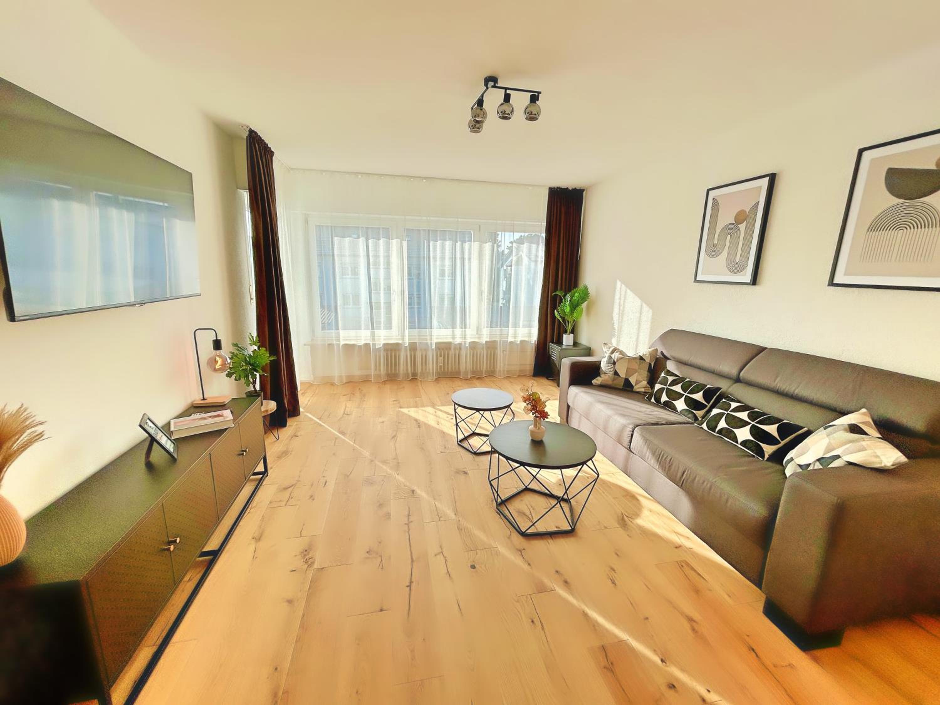 Two-Bedroom Apartment with Balcony photo 2