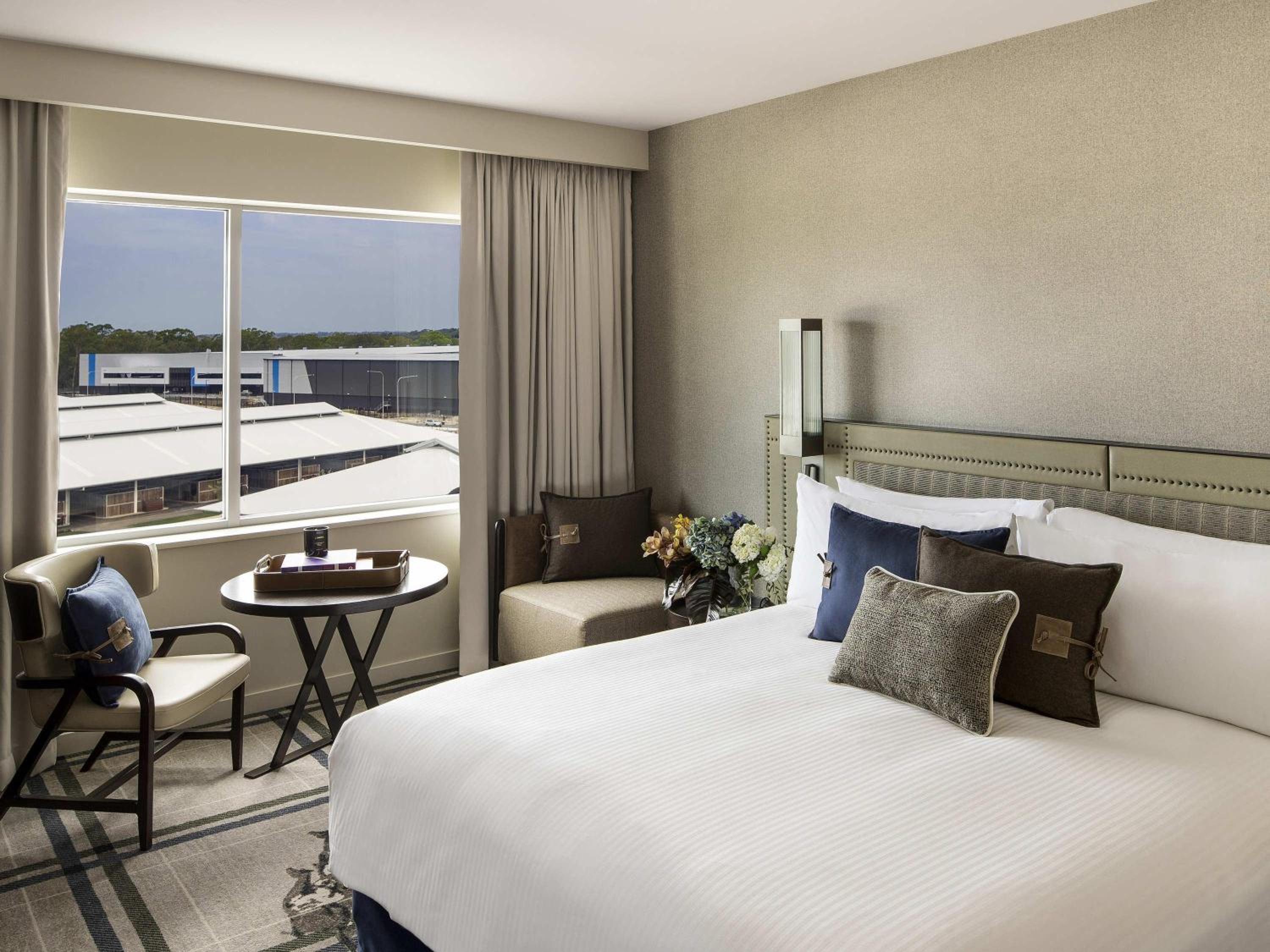 Superior Queen Bedroom photo 1
