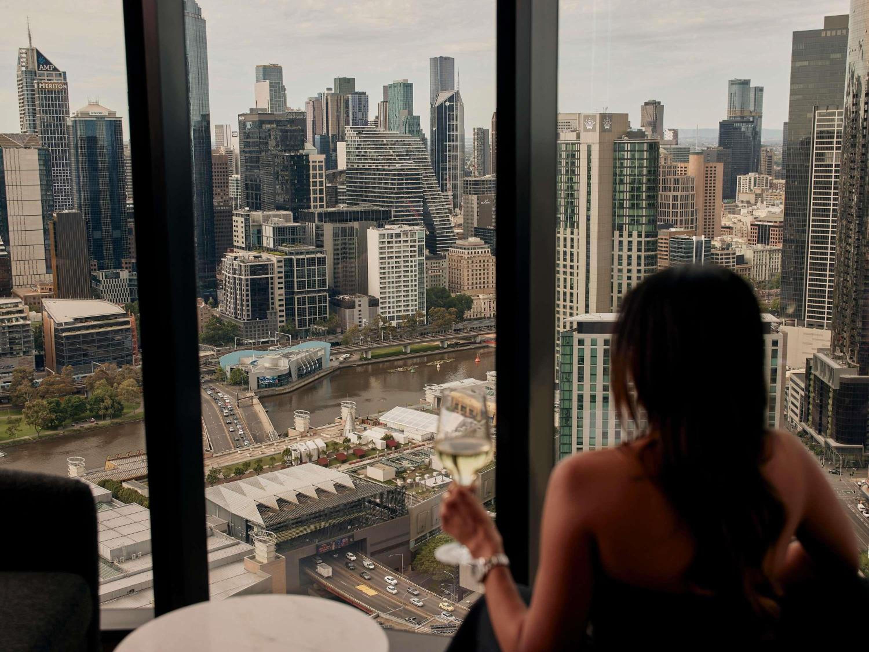 Three Bedroom City View Penthouse thumbnail 5