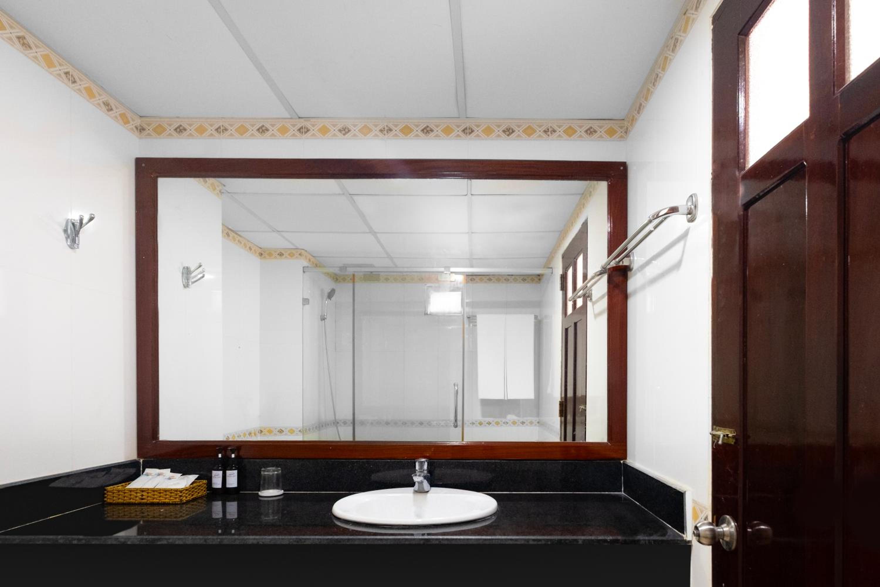 Queen Room - Photo 2