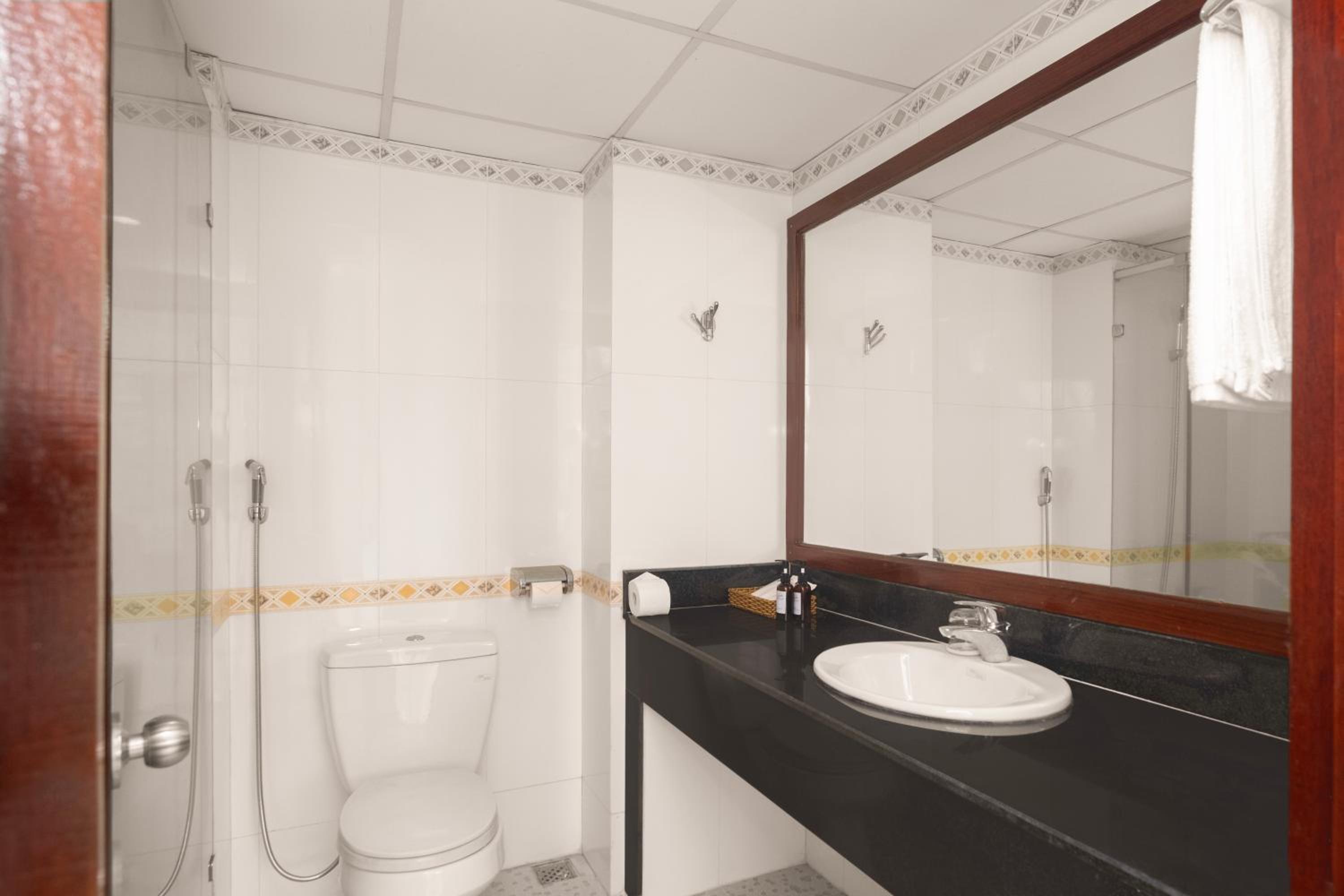 Queen Room - Photo 6