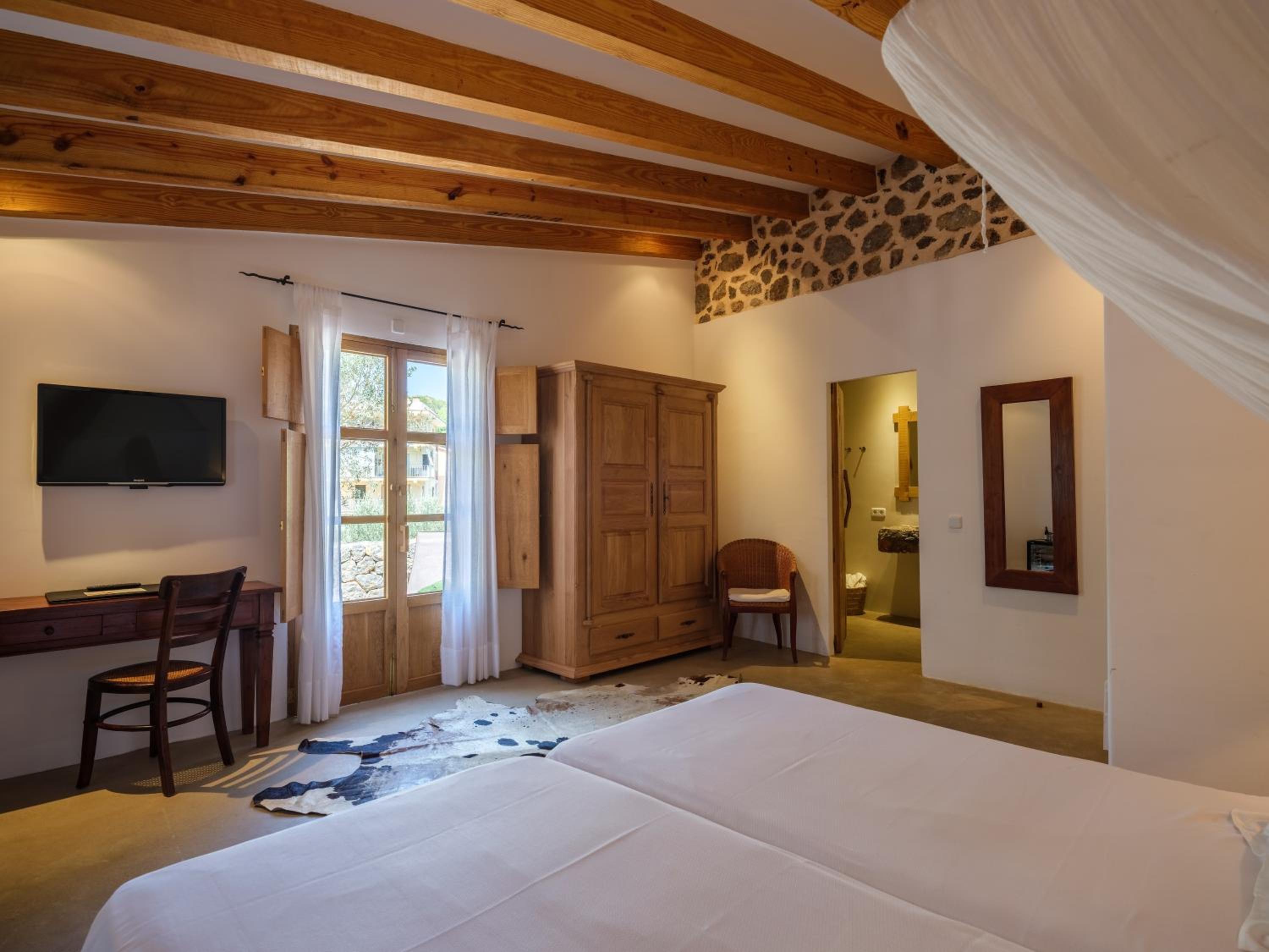 Deluxe Double Room Historic Building with Spa Access Deluxe Double Room Historic Building with Spa Access