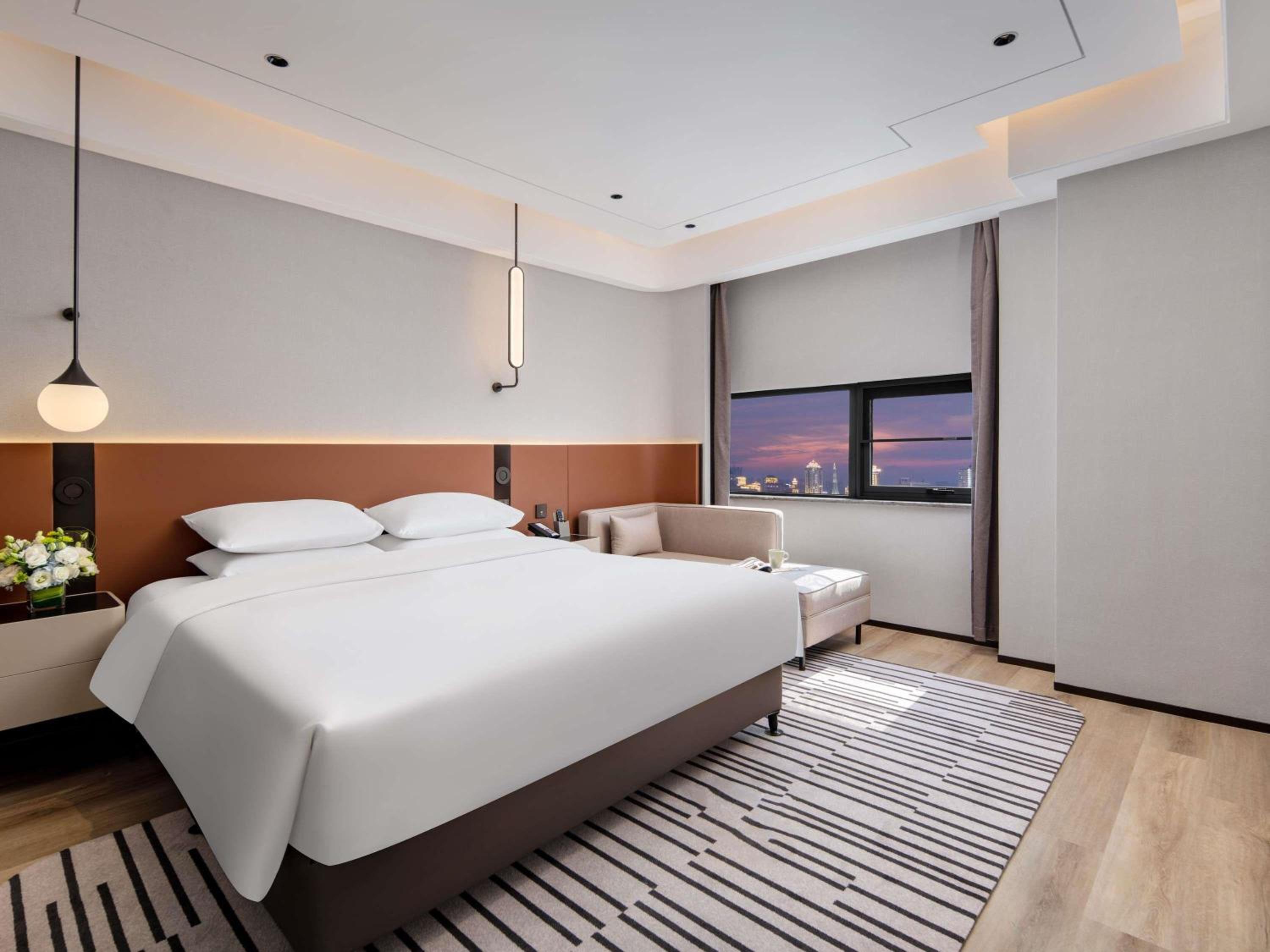 King Suite with Garden View