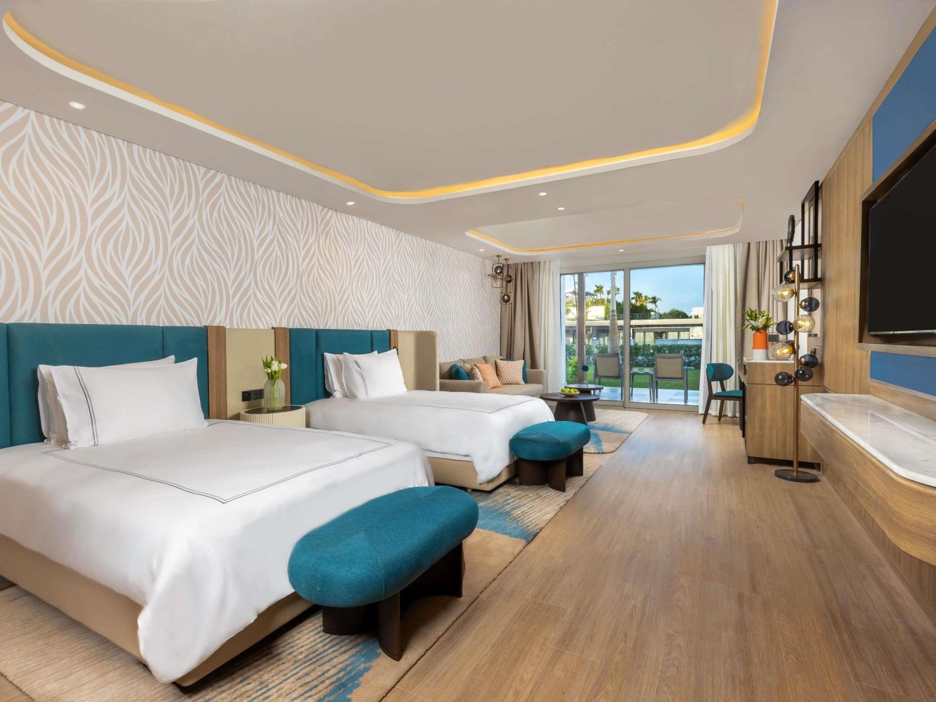 Deluxe Room with Beach Side