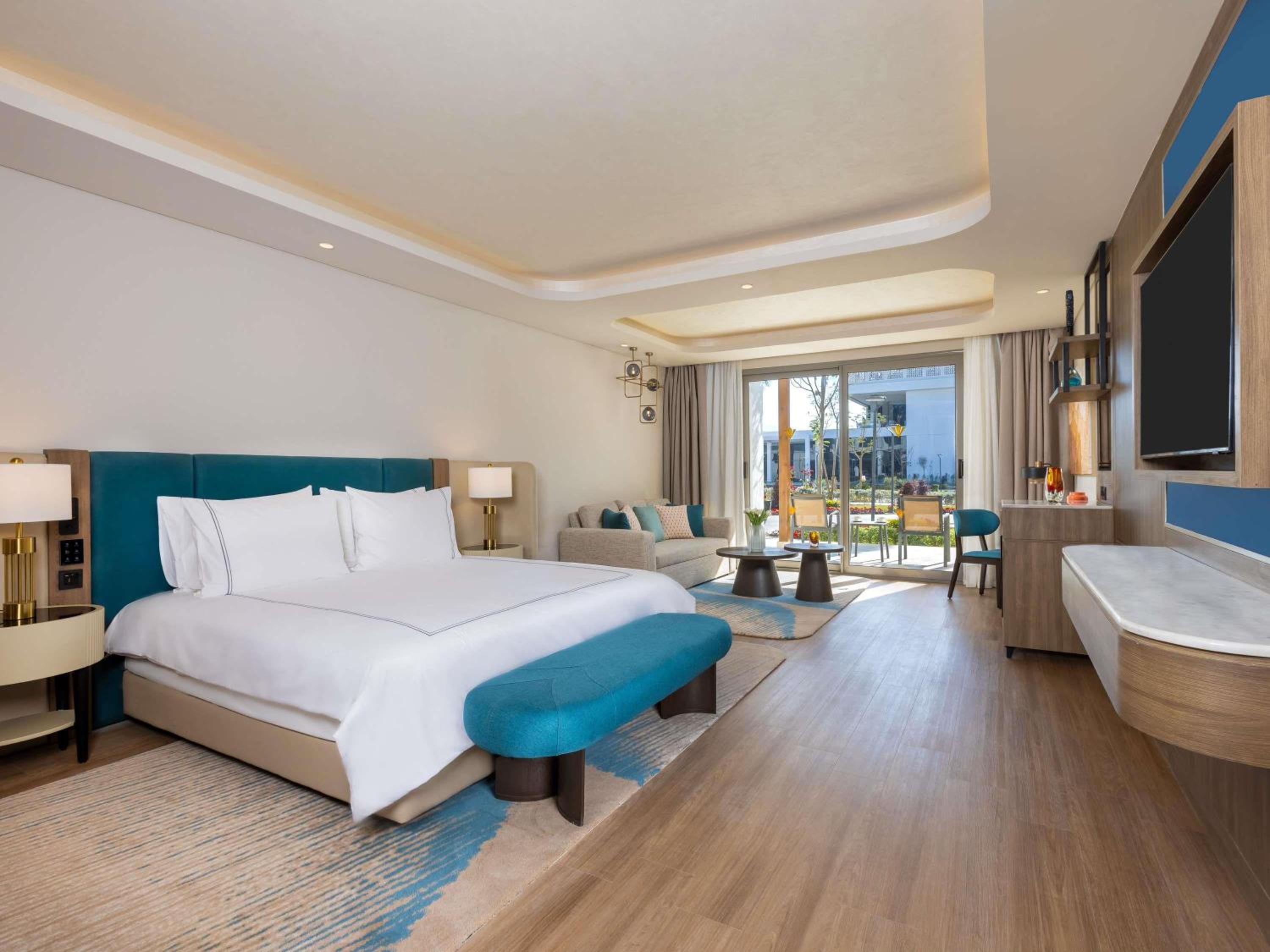 Executive Suite with Beach Side