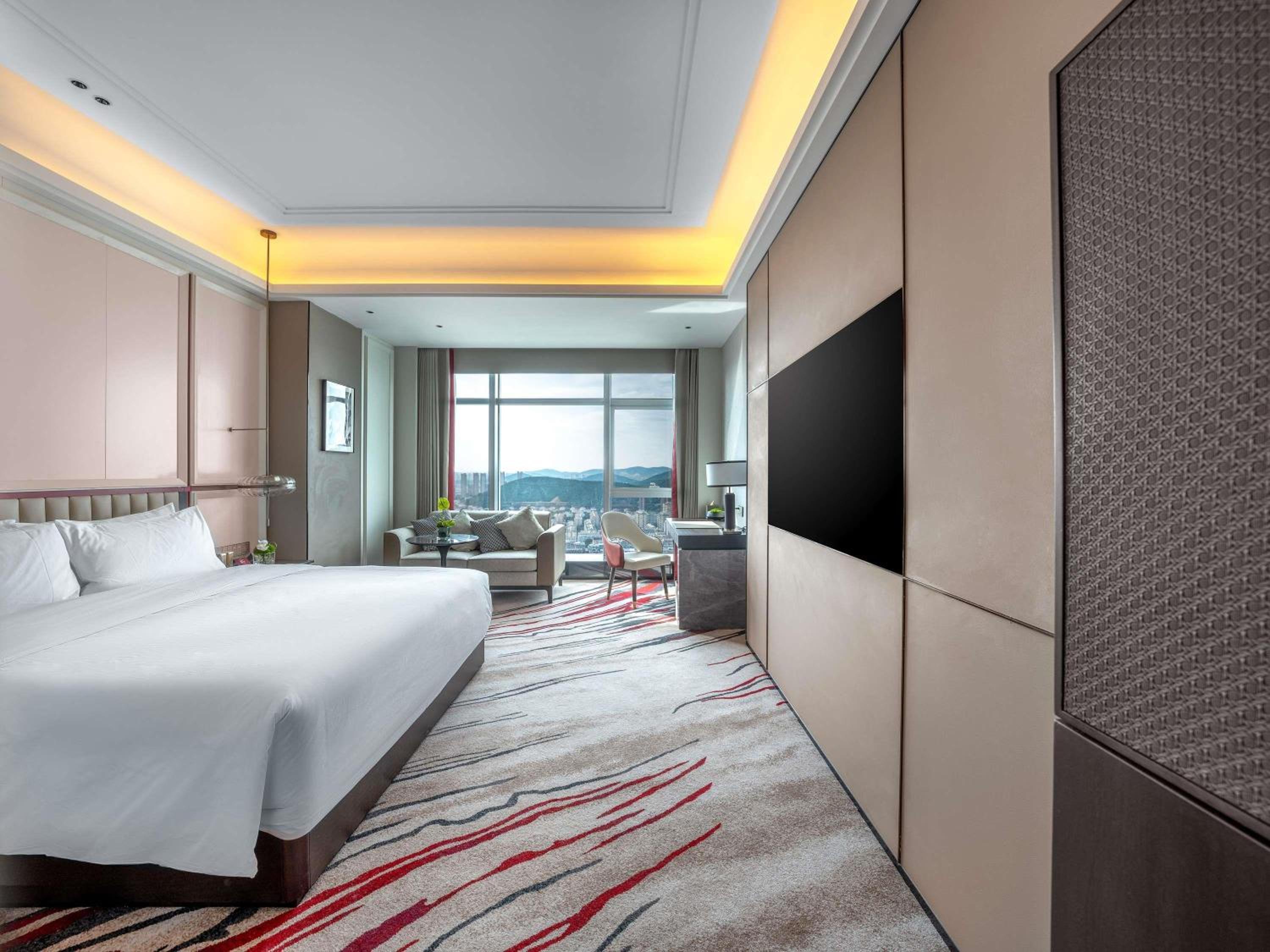 Deluxe King Room photo 3