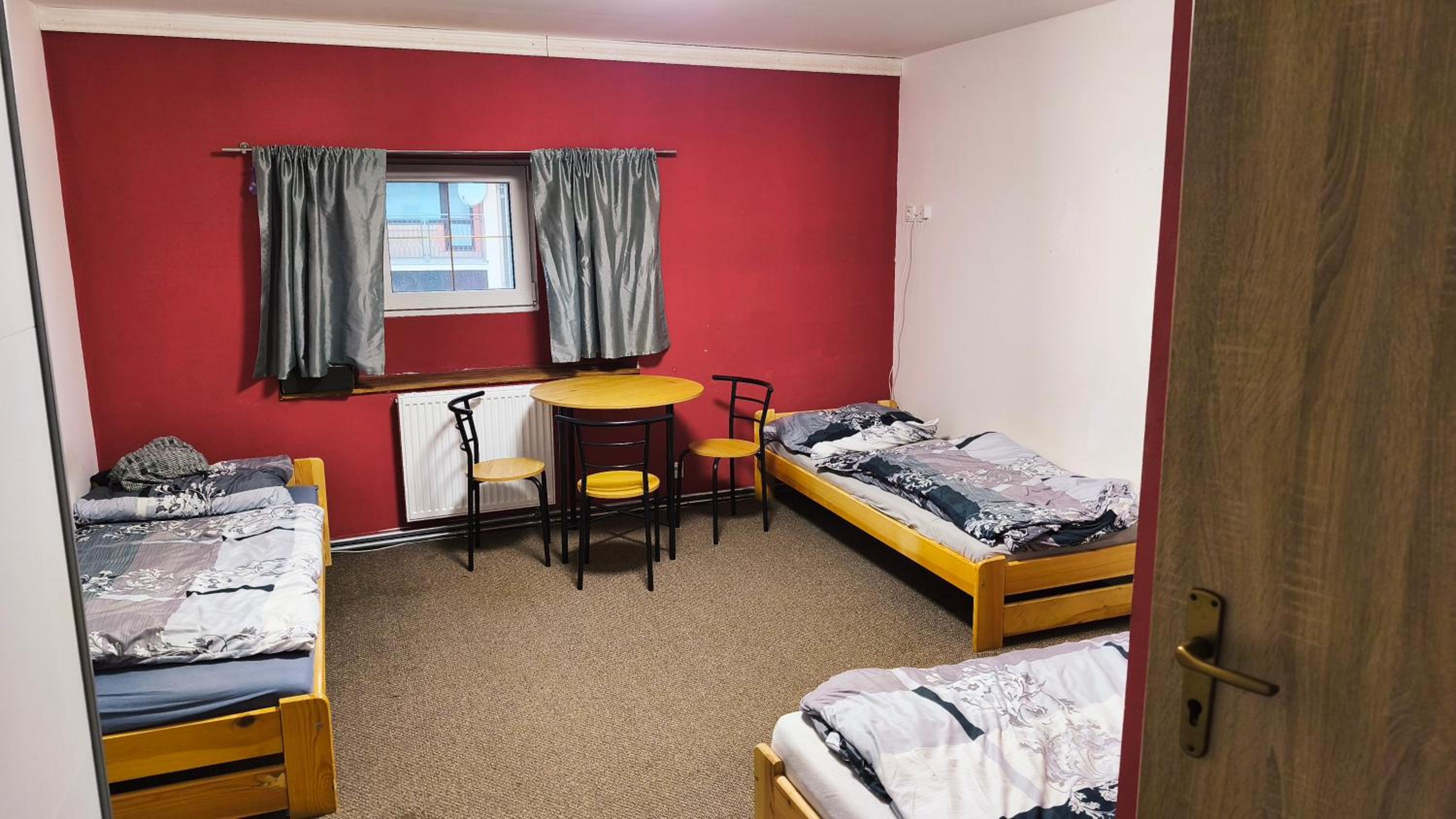 Basic Triple Room photo 2