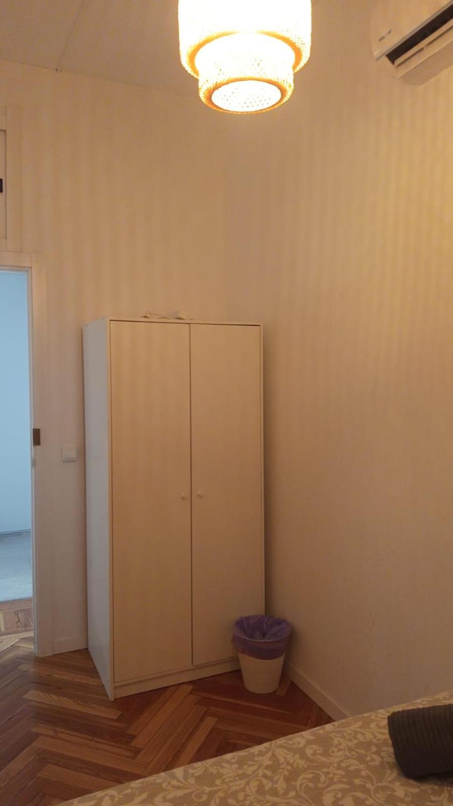 Double Room with Shared Bathroom photo 3
