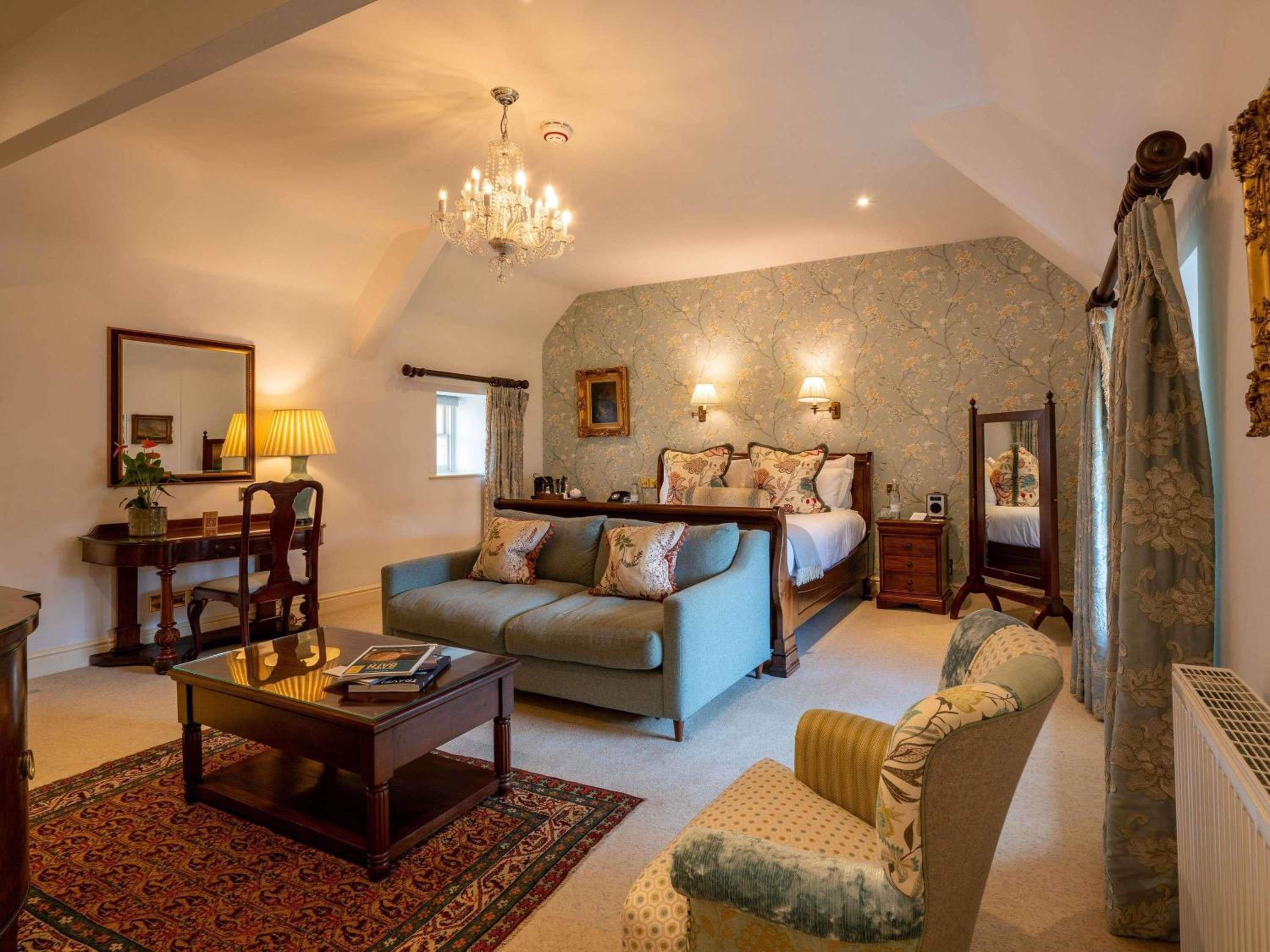 Junior Suite with One Double Bed (Non Smoking) photo 1