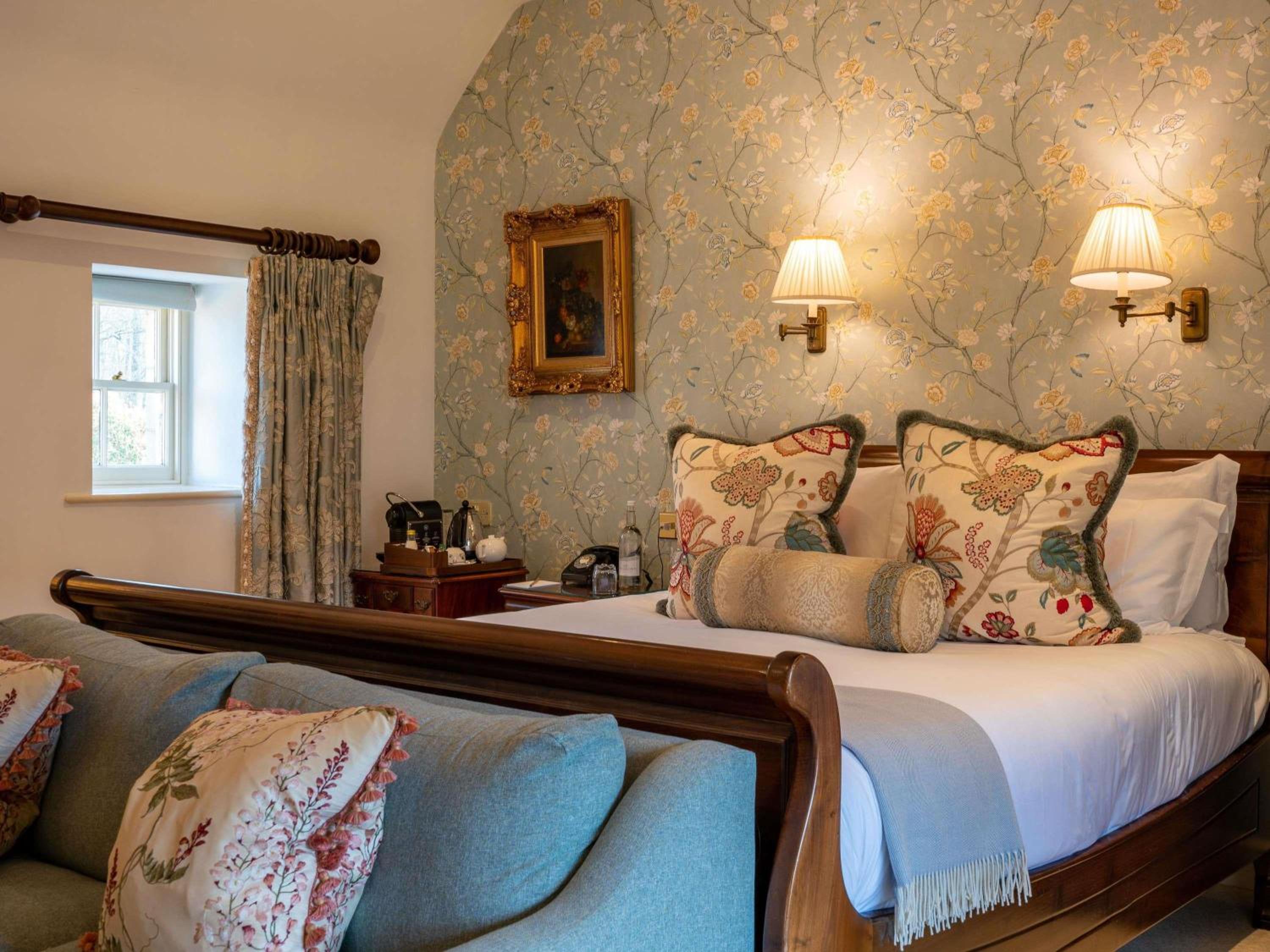 Junior Suite with One Double Bed (Non Smoking) photo 2
