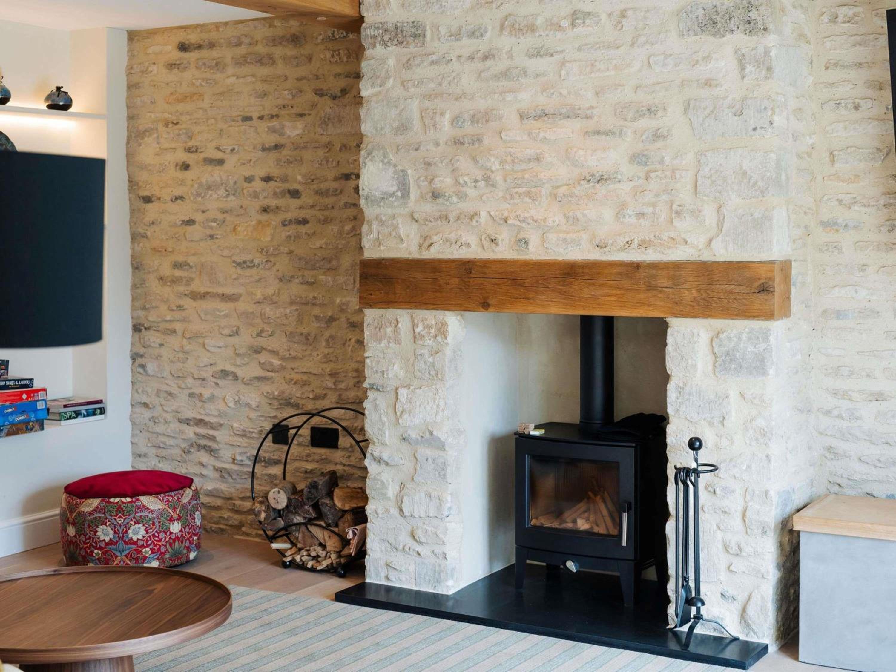 Two-Bedroom Grand Cottage with One Double Bed and One Twin Bed photo 3