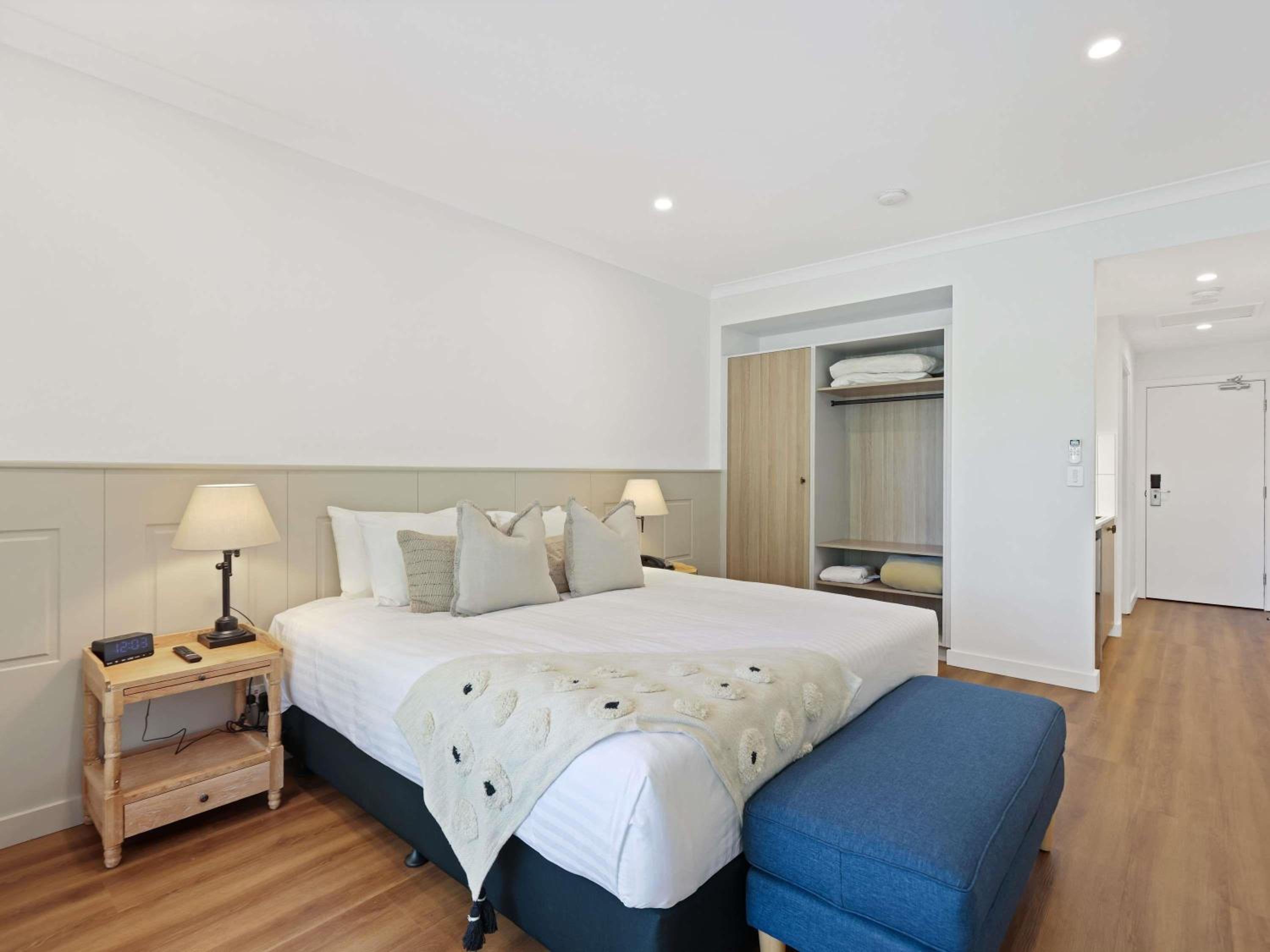 Studio Apartment - Photo 2